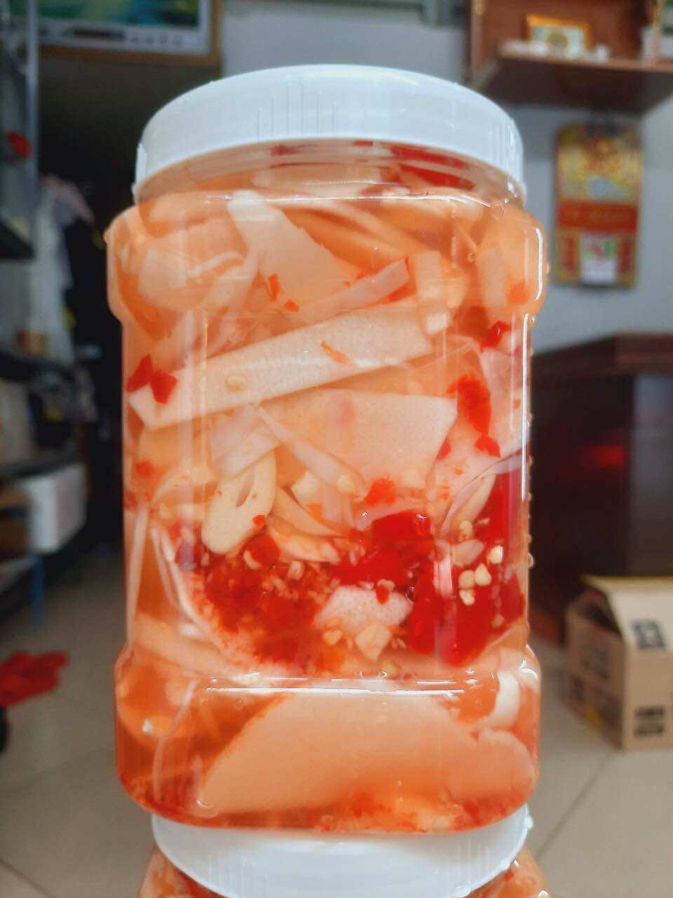 Măng ngâm tỏi ớt (hộp 1kg gồm nước ngâm)