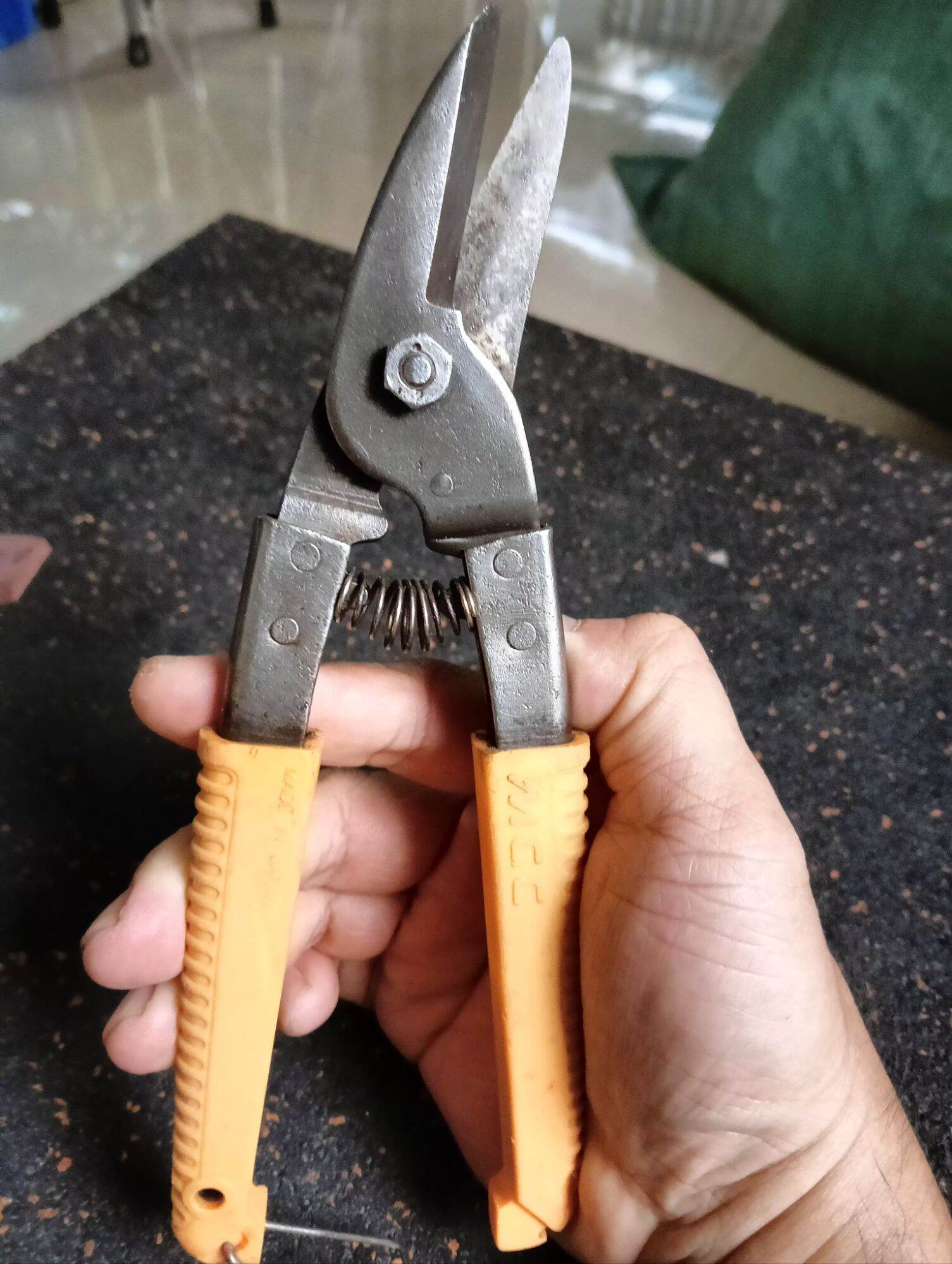Kéo cắt tôn đa năng hàng Nhật Bãi J437