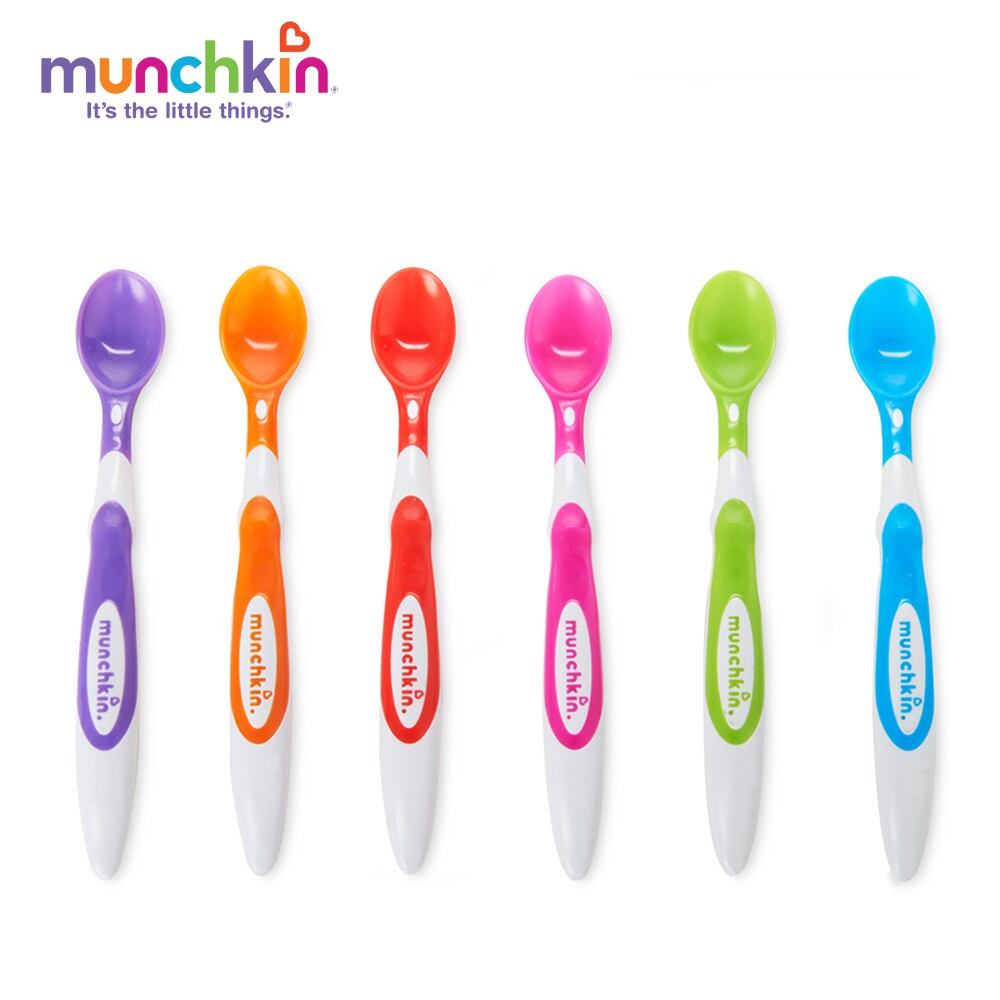 Thìa mềm Munchkin dành cho bé ăn dặm.