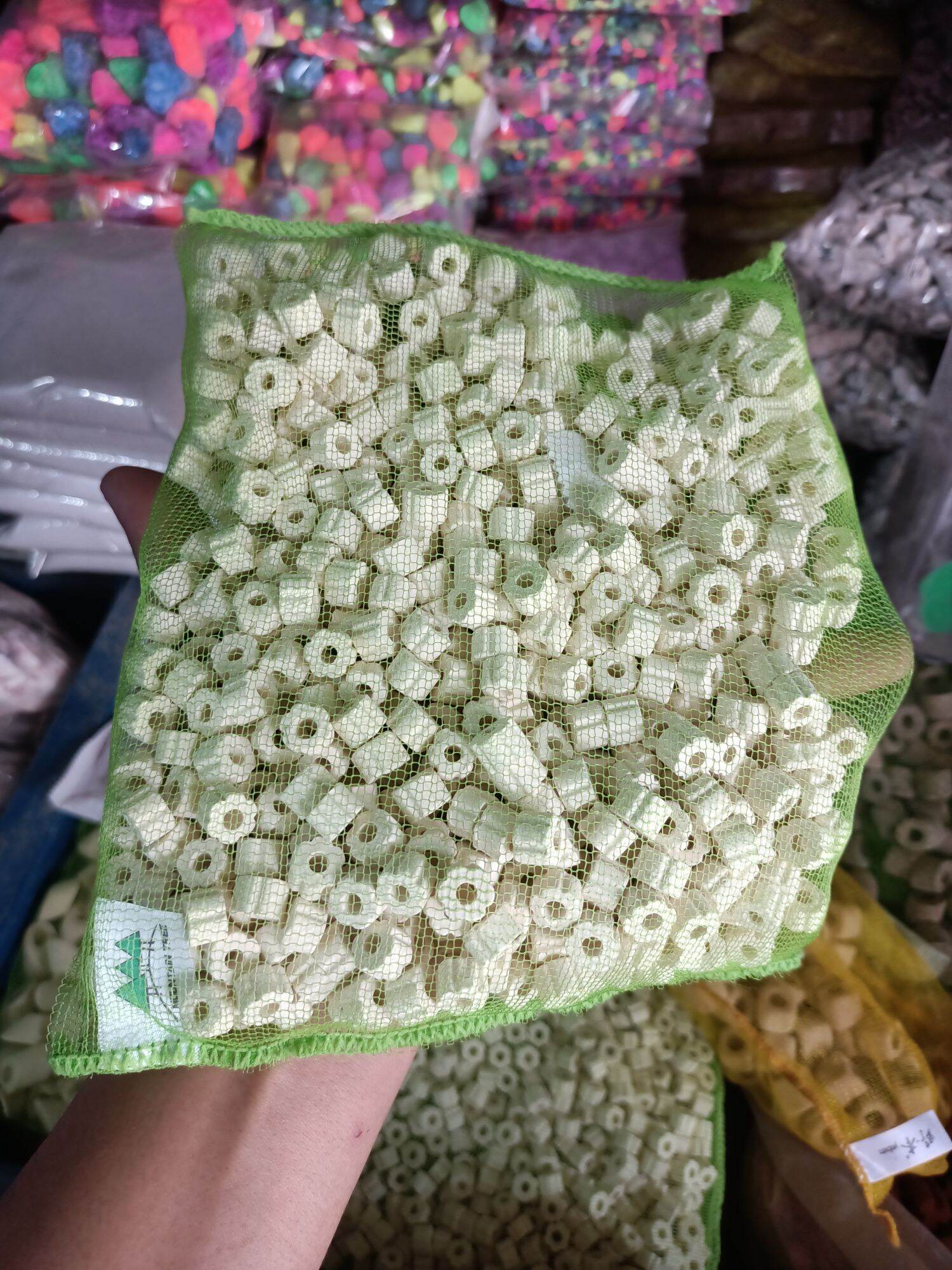 VẬT LIỆU LỌC NƯỚC CHO HỒ CÁ CAO CẤP MINIRING CŨA HÃNG MOUNTAIN TREE ( TÚI 1LÍT )