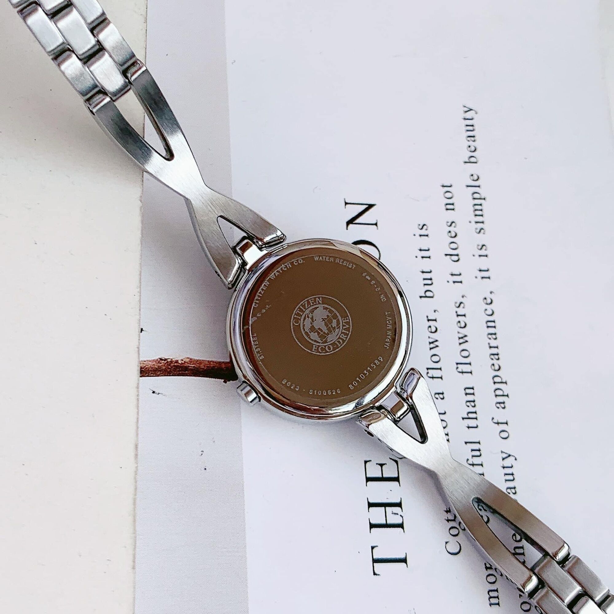 Đồng hồ nữ Citizen Eco Drive, size 23mm
