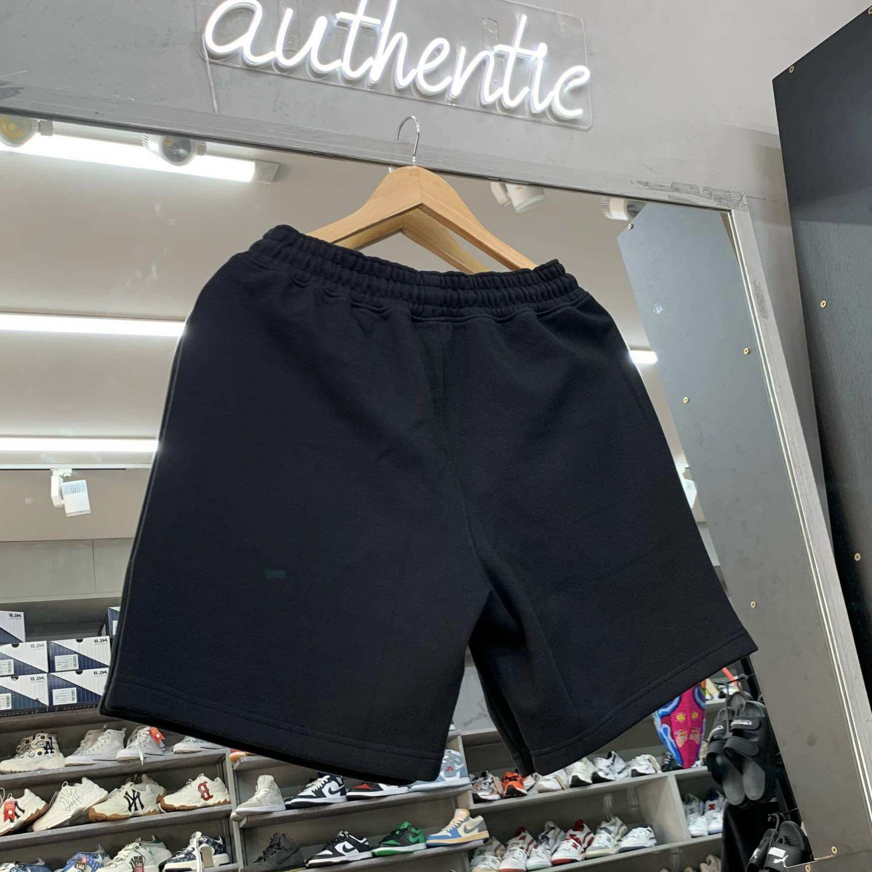 CHÍNH HÃNG - QUẦN SHORT NEW ERA ESSENTIALS CARGO BLACK / BEIGE (60332267)
