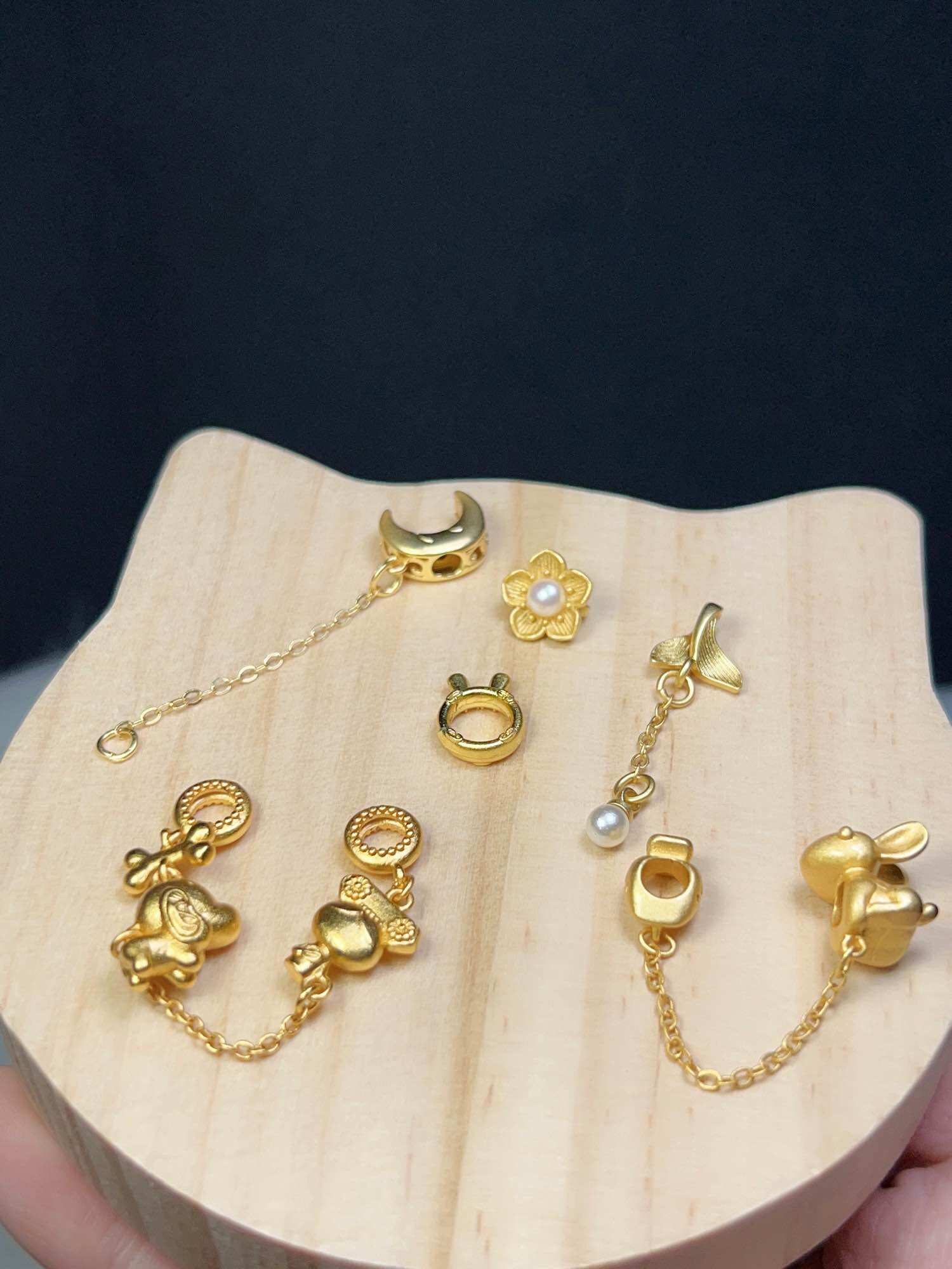 Charm bạc mạ vàng phối vòng phong thuỷ