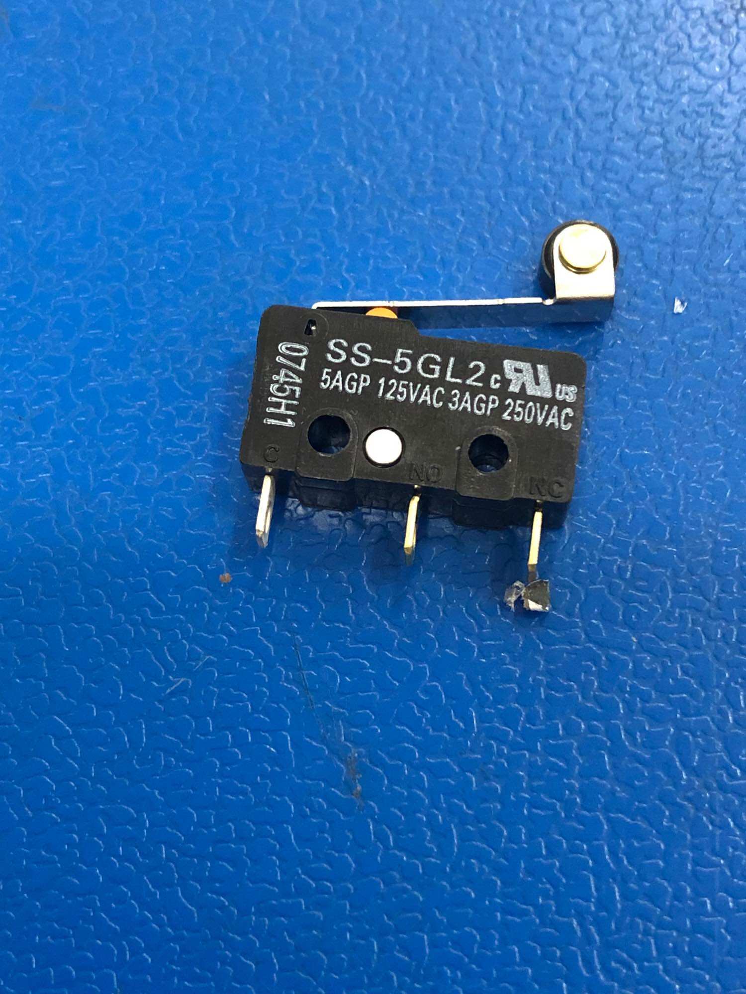 Limit Switch Ss-5Gl2 Giá 25,000 Đồng*Miễn phí vận chuyển