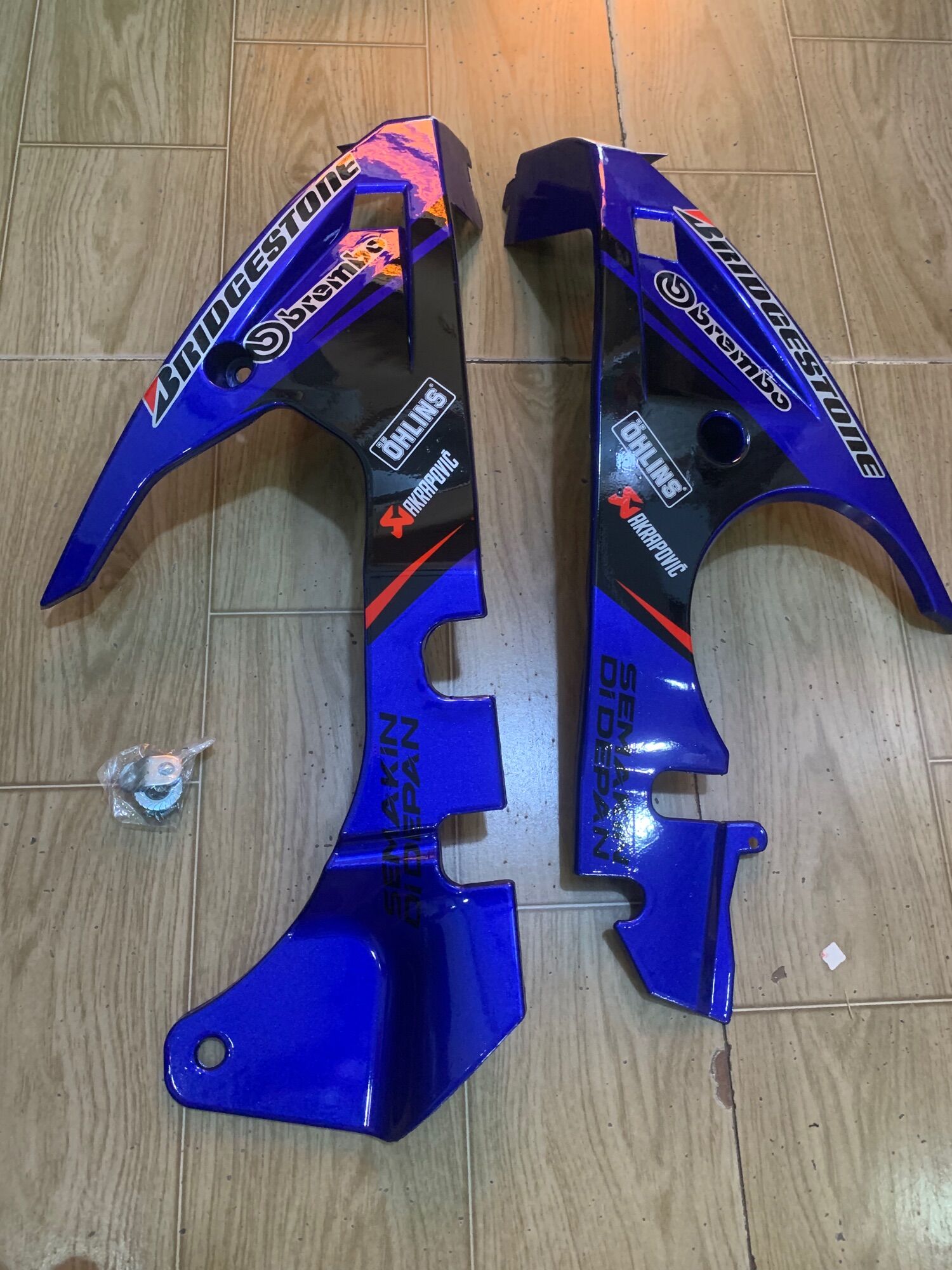 mỏ cày gắn xe exciter 150 màu xanh đen