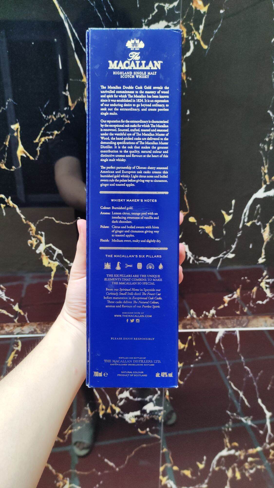 Vỏ chai Macallan Gold trưng bày siêu rẻ