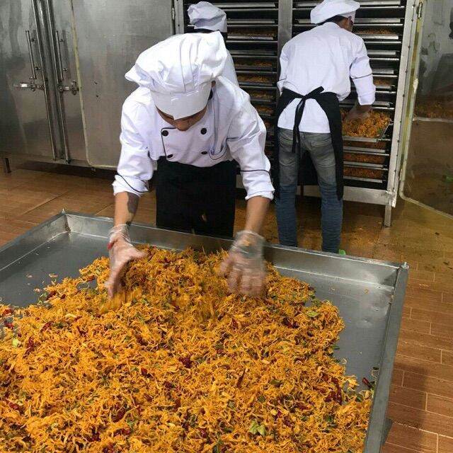 KHÔ GÀ LÁ CHANH