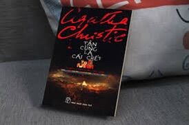 Sách - Agatha Christie. Tận cùng là cái chết