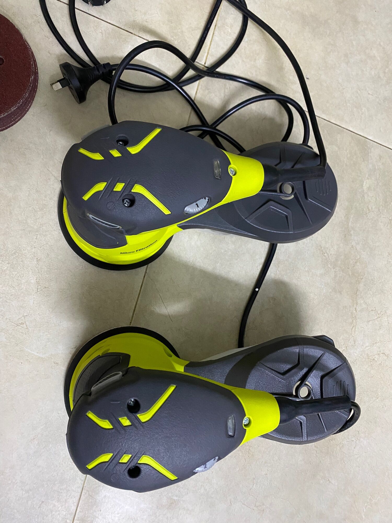 Máy chà nhám tròn điện Ryobi