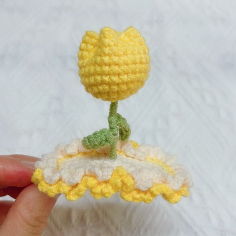 Kẹp tóc hoa tulip bằng len handmade