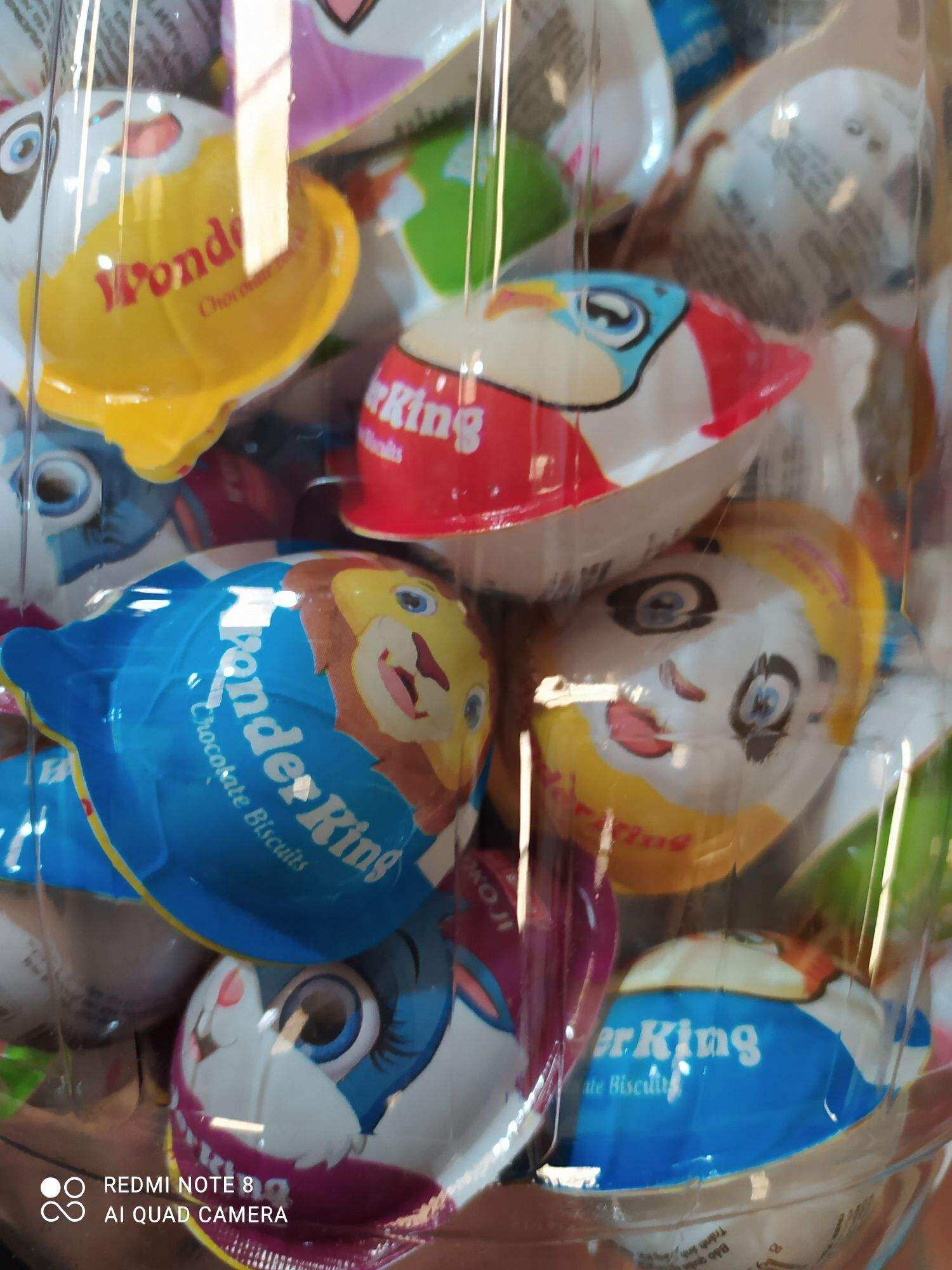 hộp 60 quả trứng kèm kẹo hình con vật cực hót