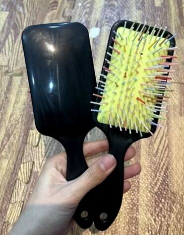 Xịt dưỡng và lược chải tóc giả combo PKC001