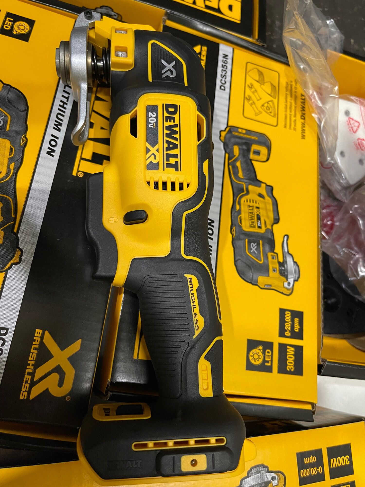 [HCM]DCS356N Thân máy cắt rung dùng pin 20V Max 18V DeWALT