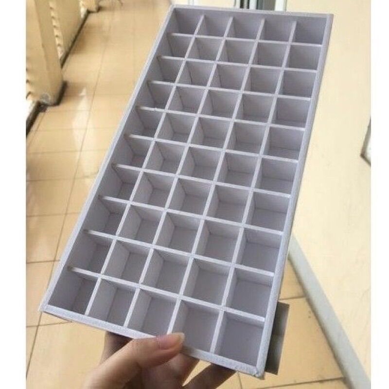 Khay đựng son 50 ô màu trắng gọn đẹp