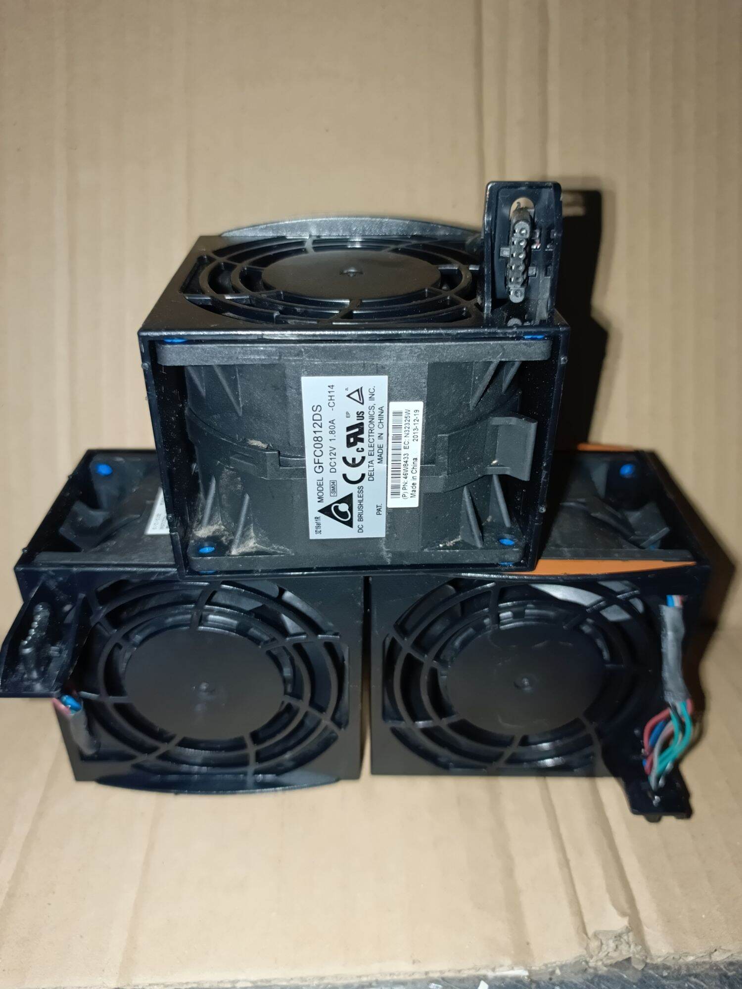 Quạt Tản Nhiệt 8x8cm~ 1.8A~12v