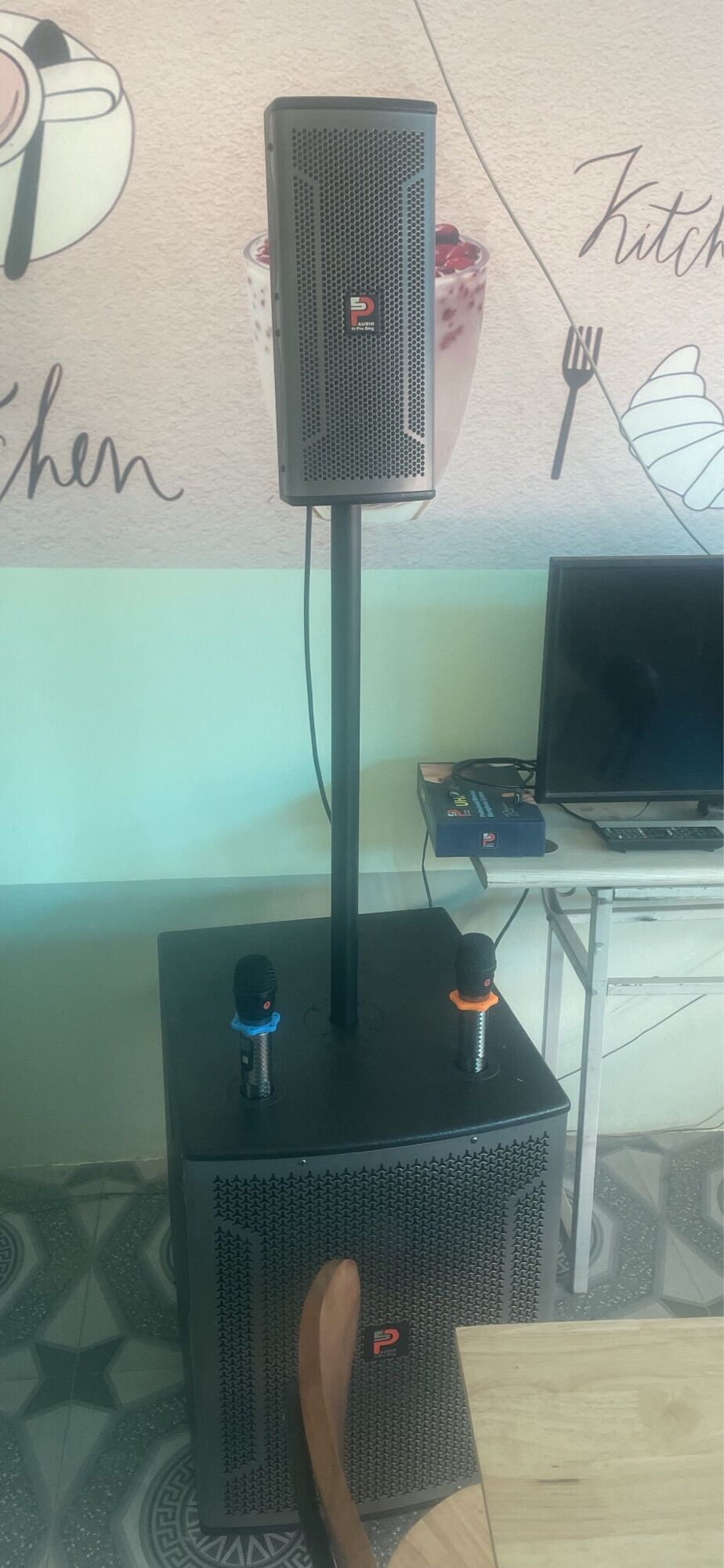 Loa karaoke di động chính hãng Prosing W15 COT (Loa 3 đường tiếng, Bass 40cm, 600W, Kèm 2 micro, Pin 4-8h)