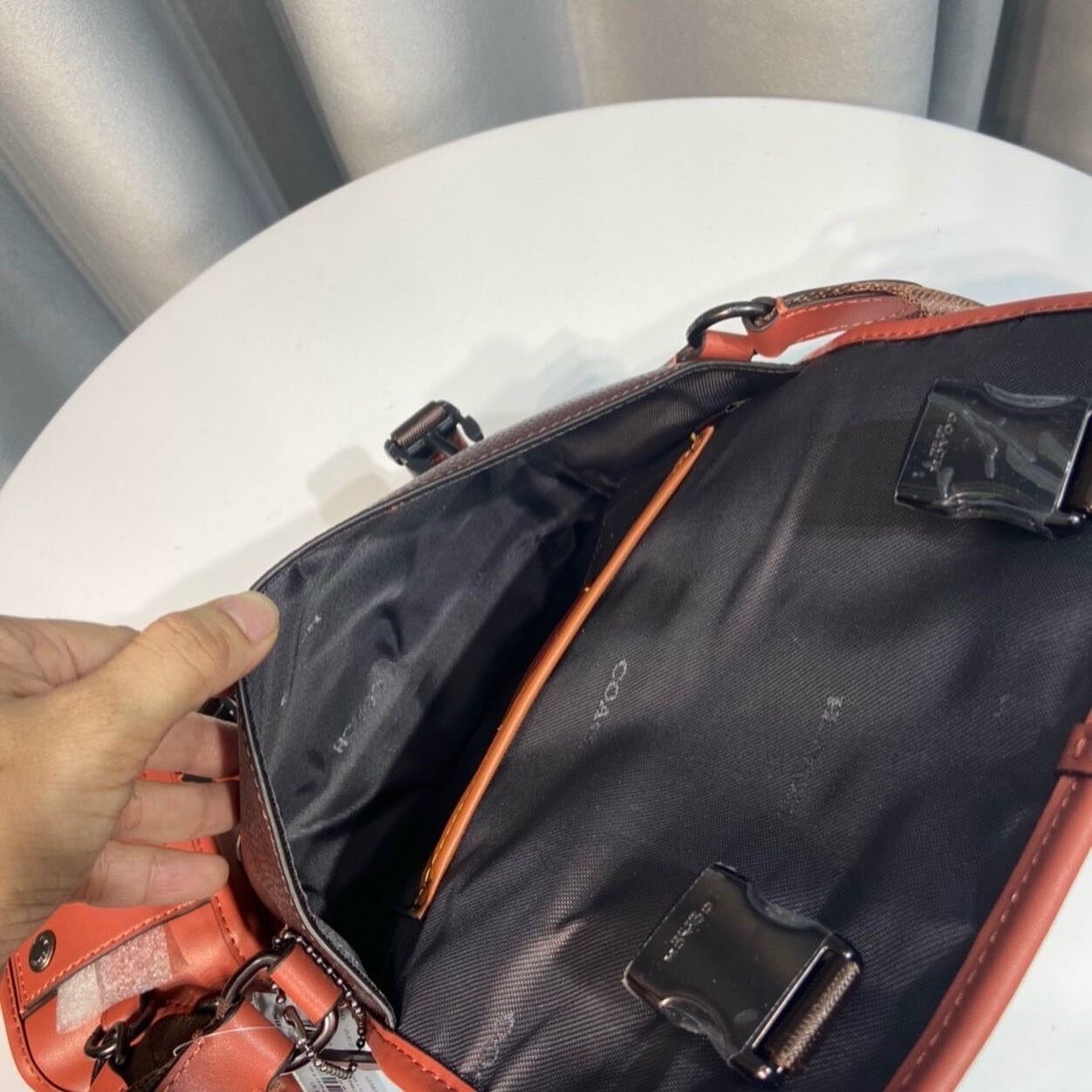 Cặp Coach nam đeo chéo xịn sò