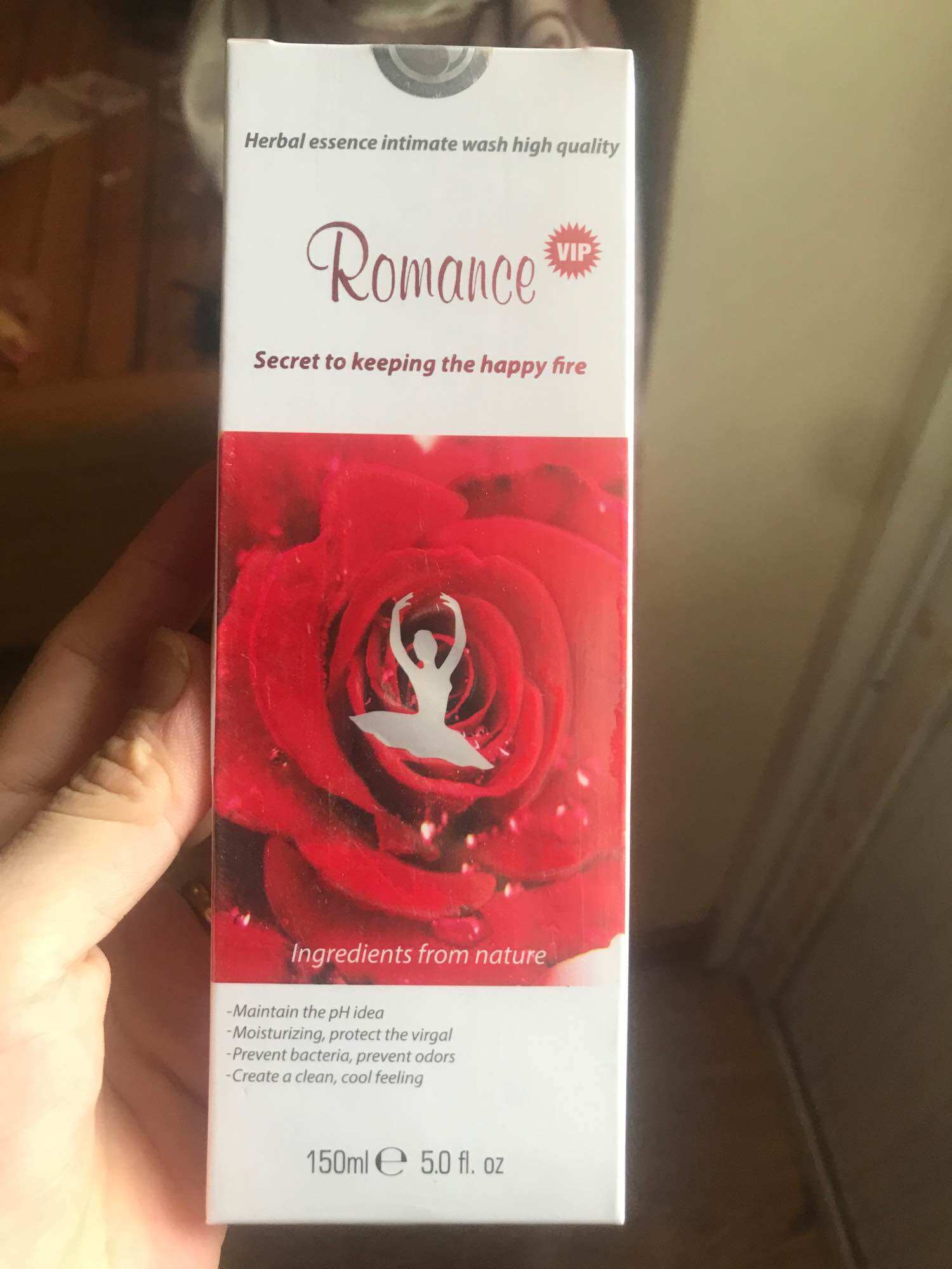 Dung dịch vệ sinh Romance