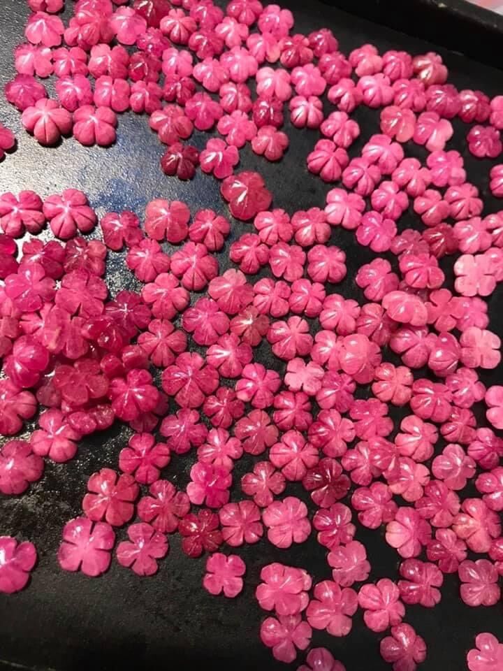 charm cỏ 4 lá ruby tự nhiên mix vòng, làm mặt dây chuyền