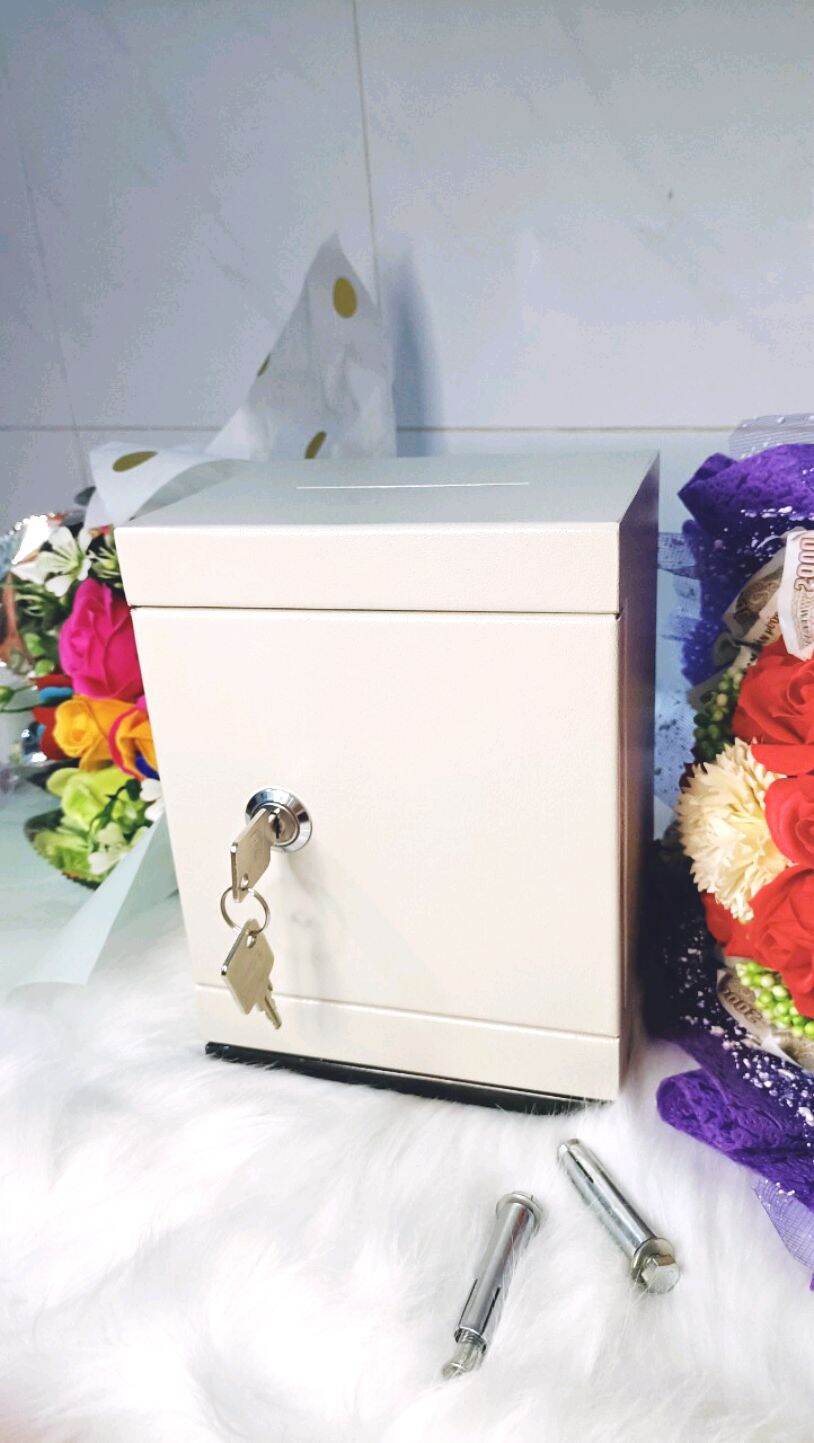 két sắt mini tiết kiệm tiền