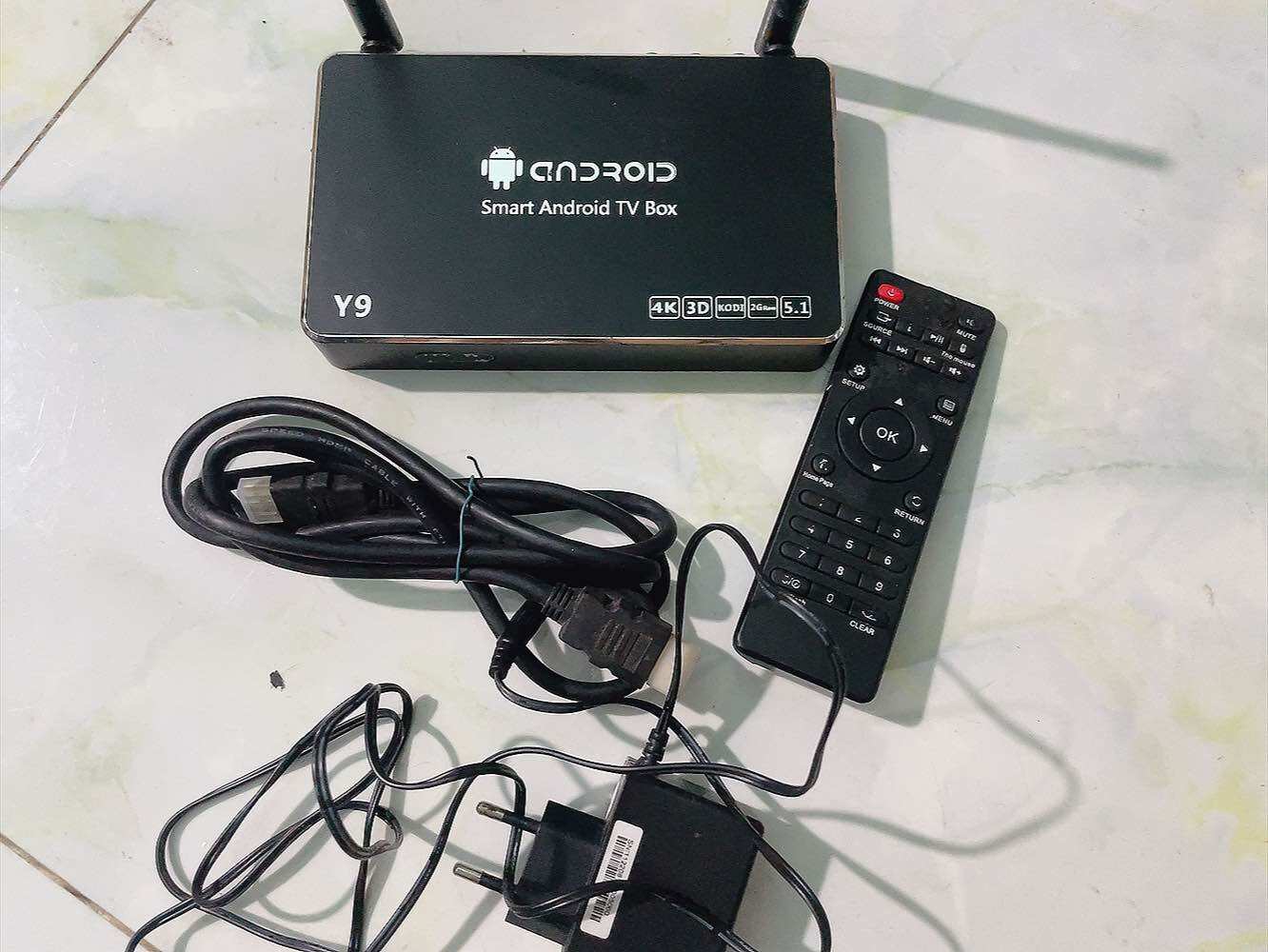 Đầu Android Box Y9 biến TV thường thành smart TV