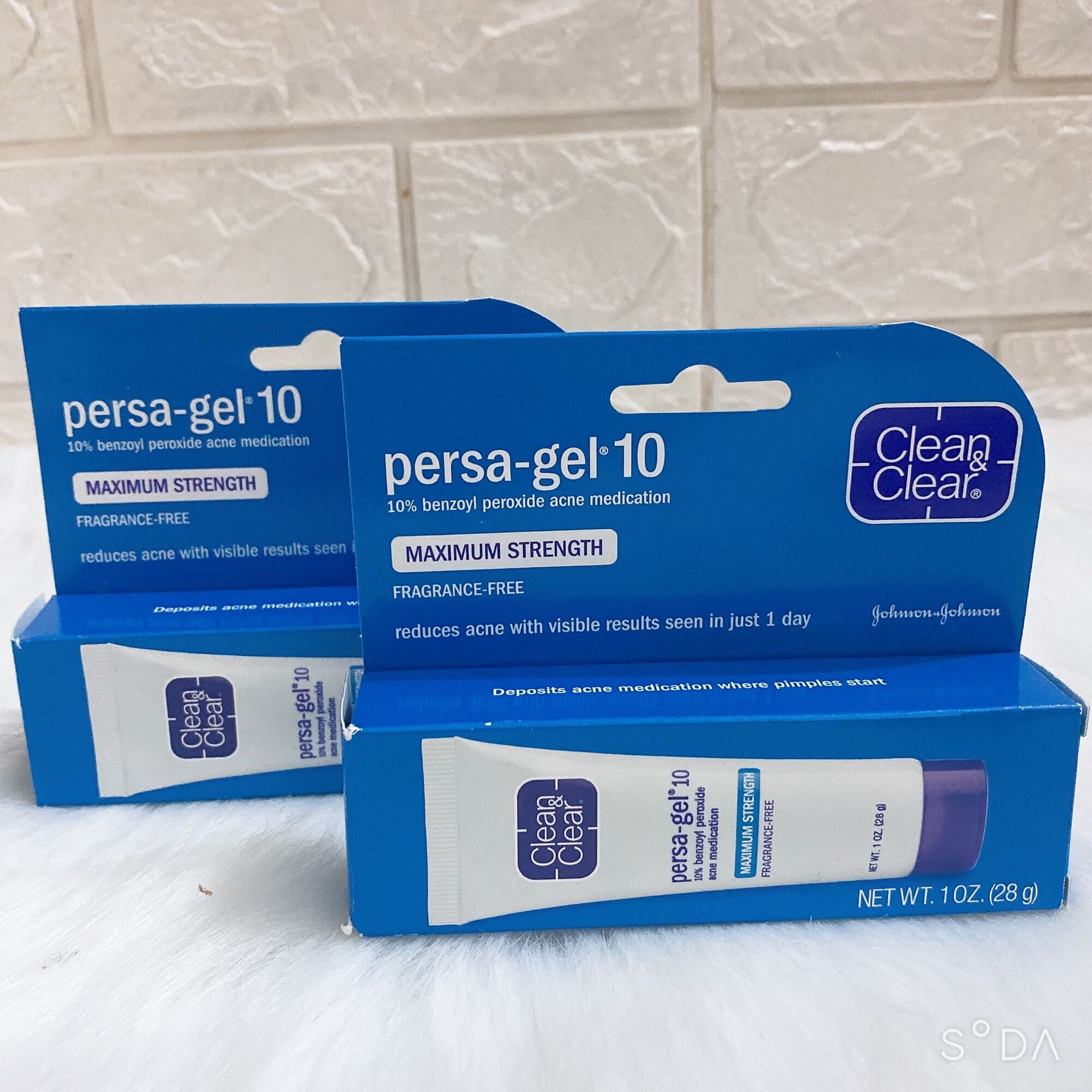 Gel chấm mụn siêu tốc Clean & Clear Persa Gel Maximum Strength 28g
