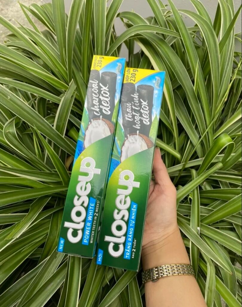 (Mẫu mới) Combo 3 cây kem đánh răng closeup dừa 230g