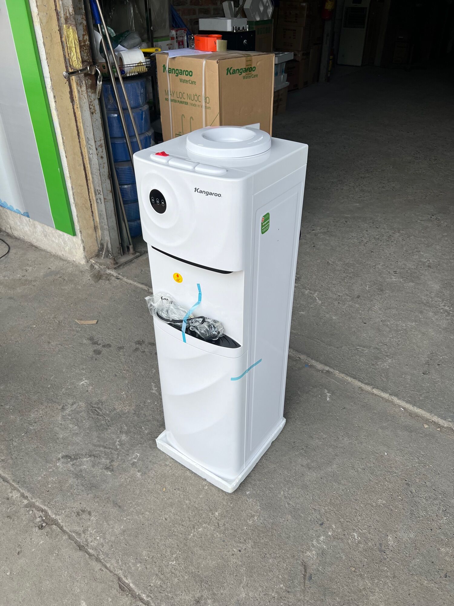Cây Nước Nóng Lạnh Kangaroo - Kg43A3 bình úp