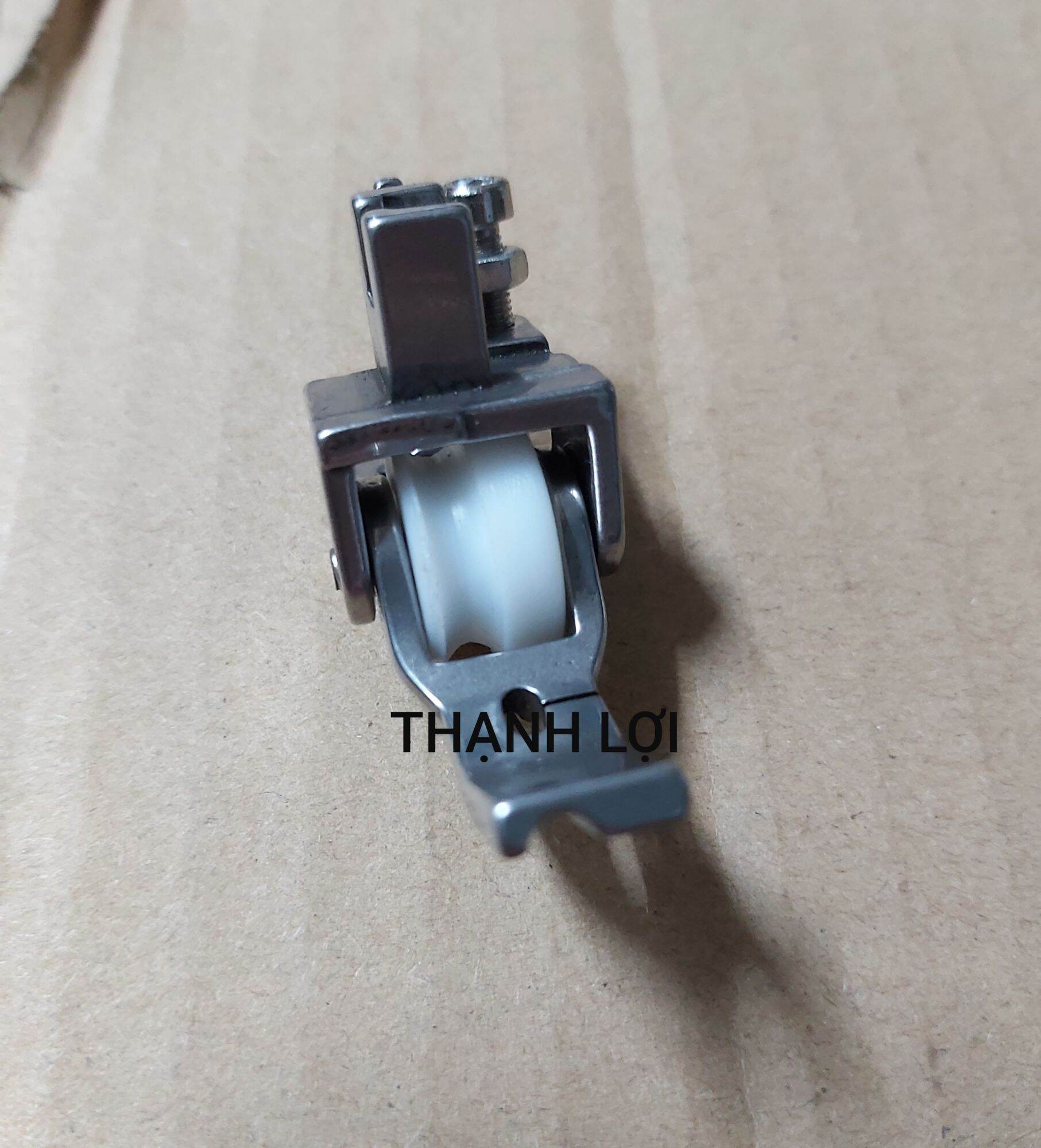 Chân vịt may gân, may viền lé chống nhăn máy công nghiệp 1 kim