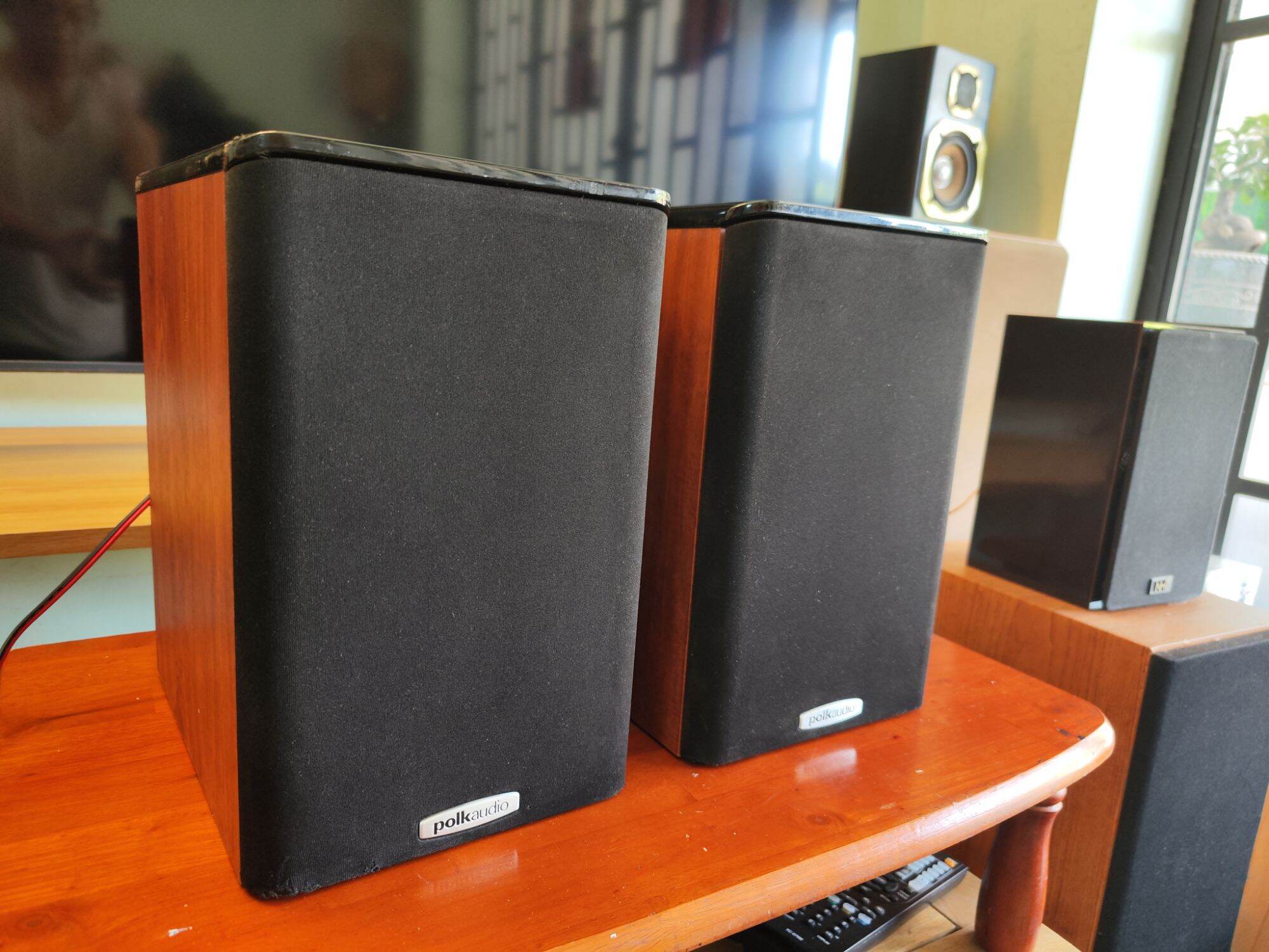 Đôi loa Bookshelf cao cấp PolkAudio TSi100
