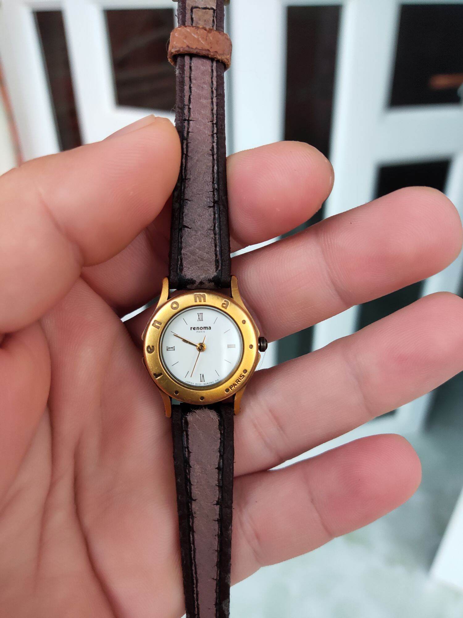 Đồng hồ nữ Renoma Paris đồng cổ