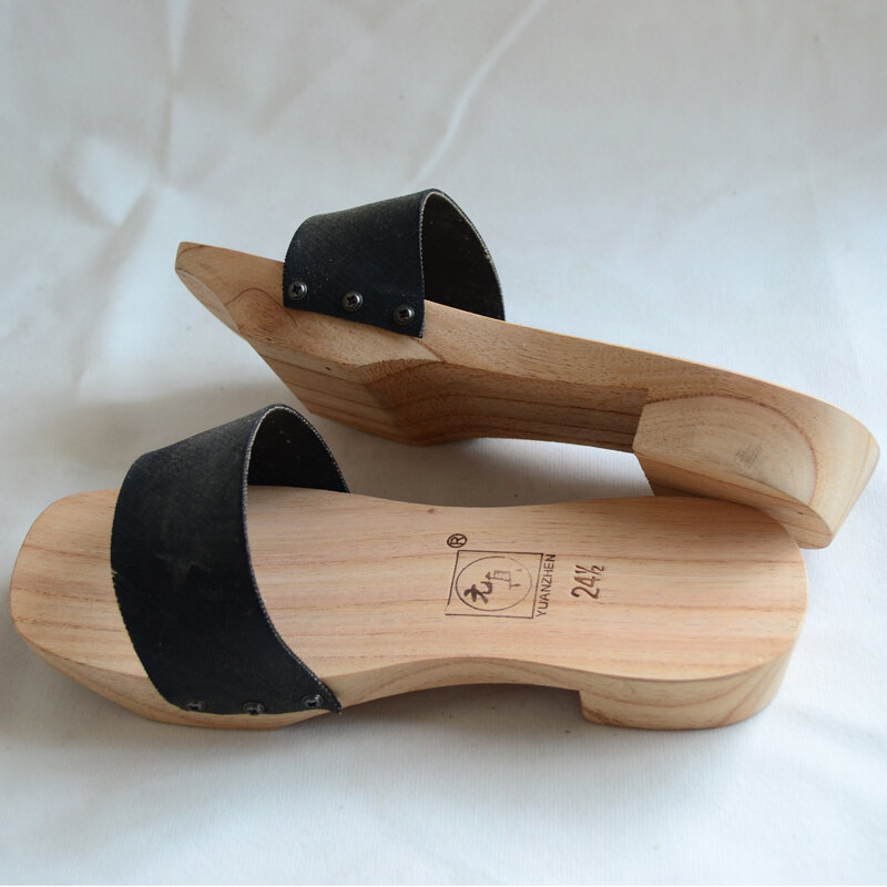 Guangxi Rural Tradition Clog Slippers Yuan Real Retro Wooden Shoes Rural Nostalgia Male and Female Large Size Clog Dancing Shoes