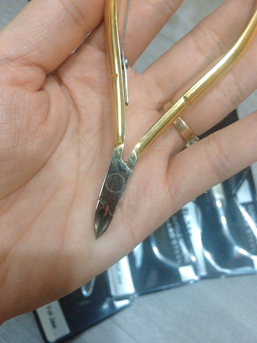 Kềm cắt da HL555 ( 3A)