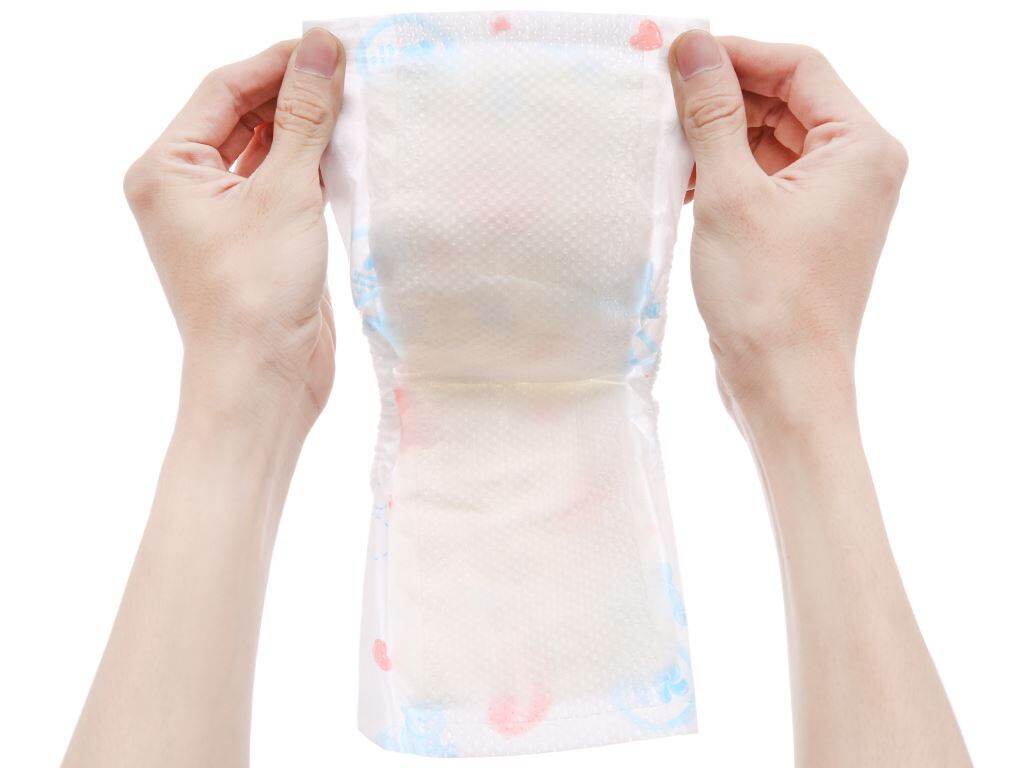 Miếng lót Huggies NB1 108 + 14 miếng (Dưới 5kg).