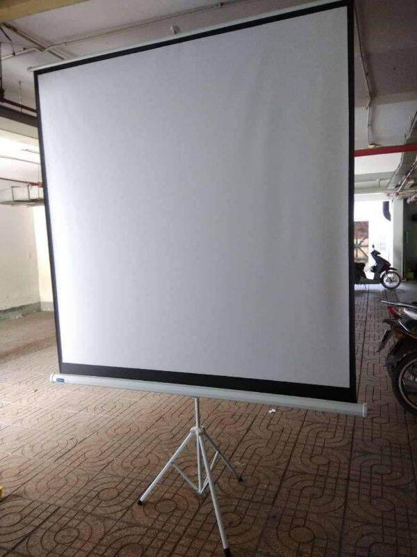 Màn chiếu 3 chân di động 1m8 giá rẻ