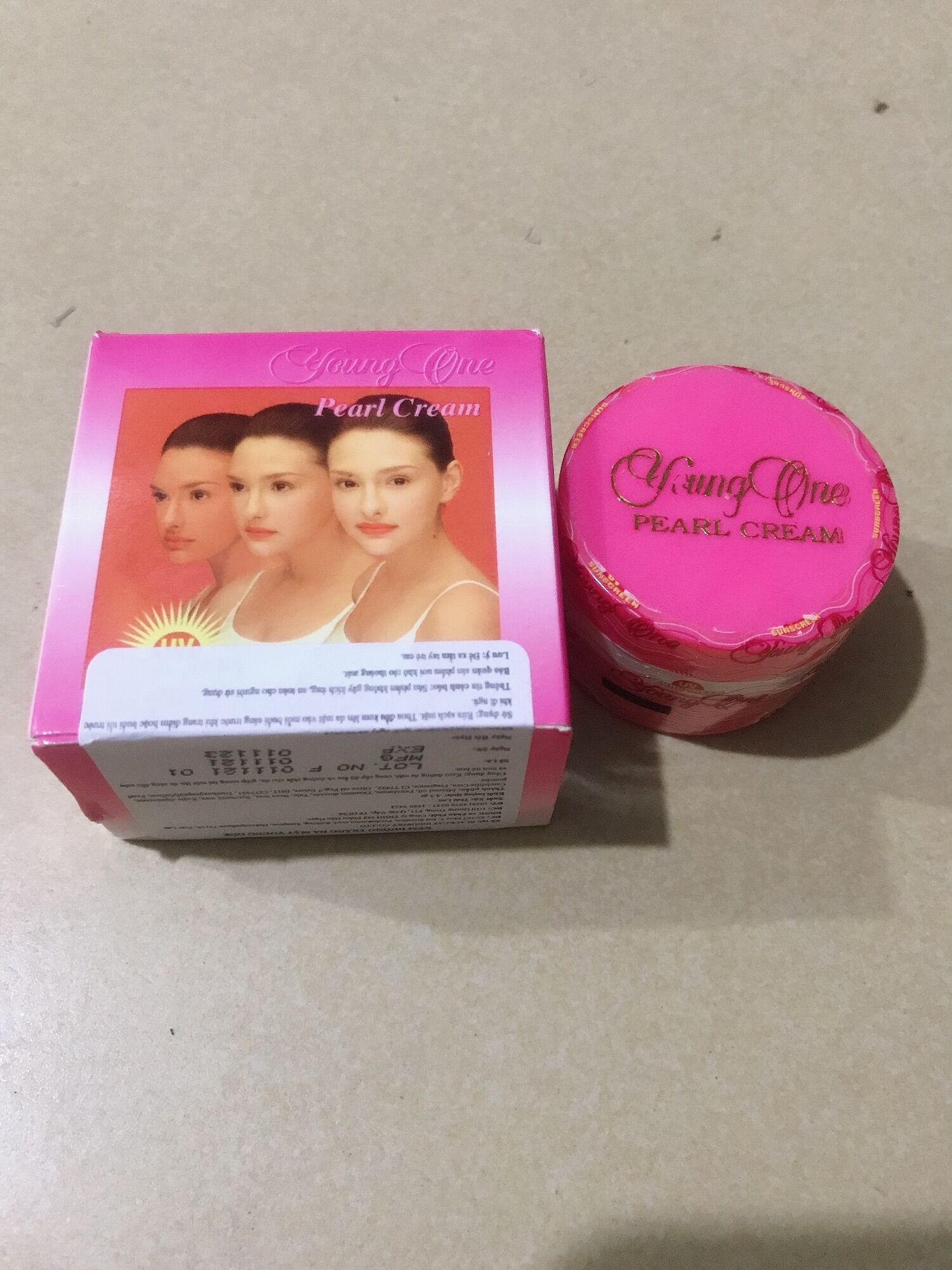Kem cô gái tóc xù hàng thái có tem (1lố 12 hộp)