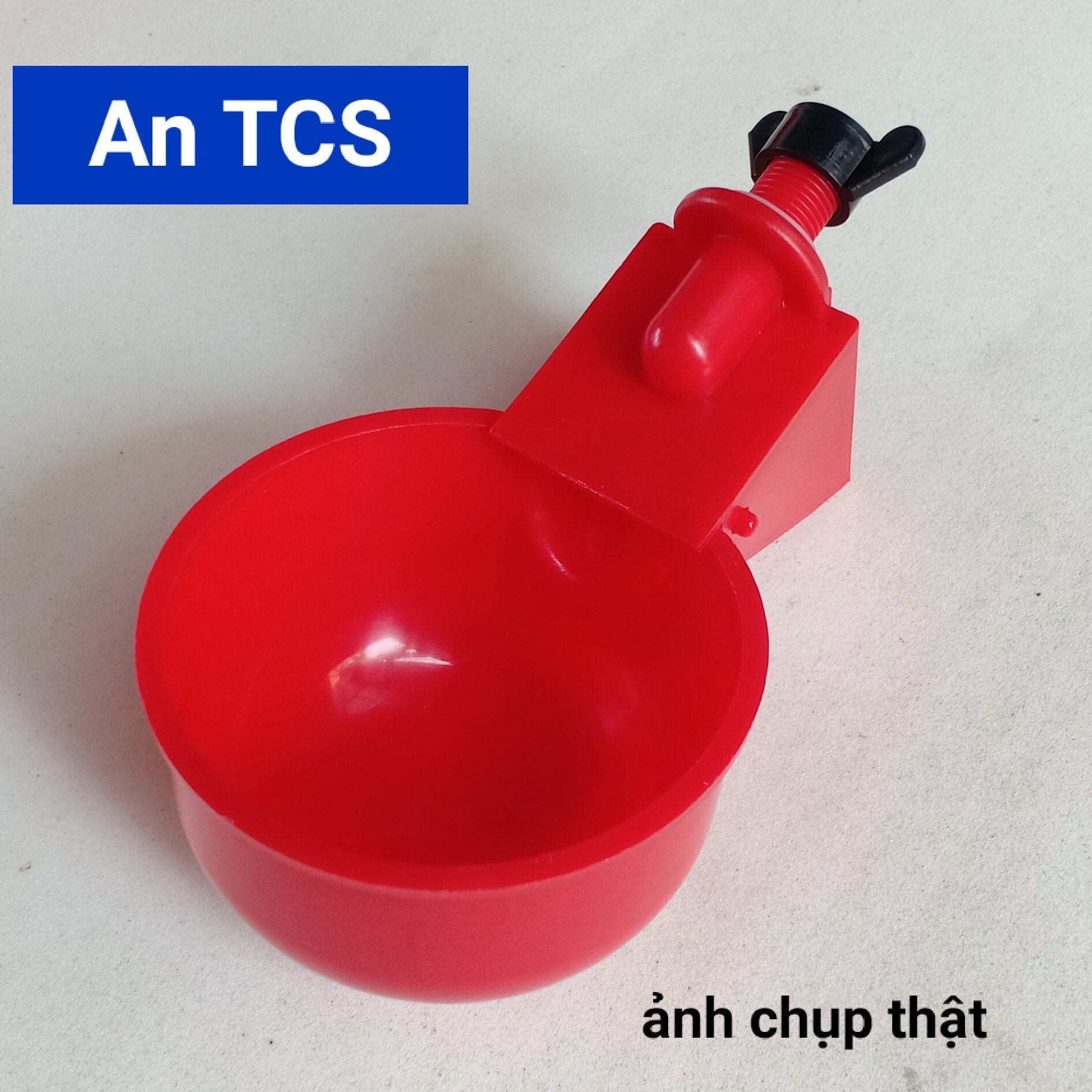 Cốc nước uống tự động cho gà vịt ngan ( An TCS )