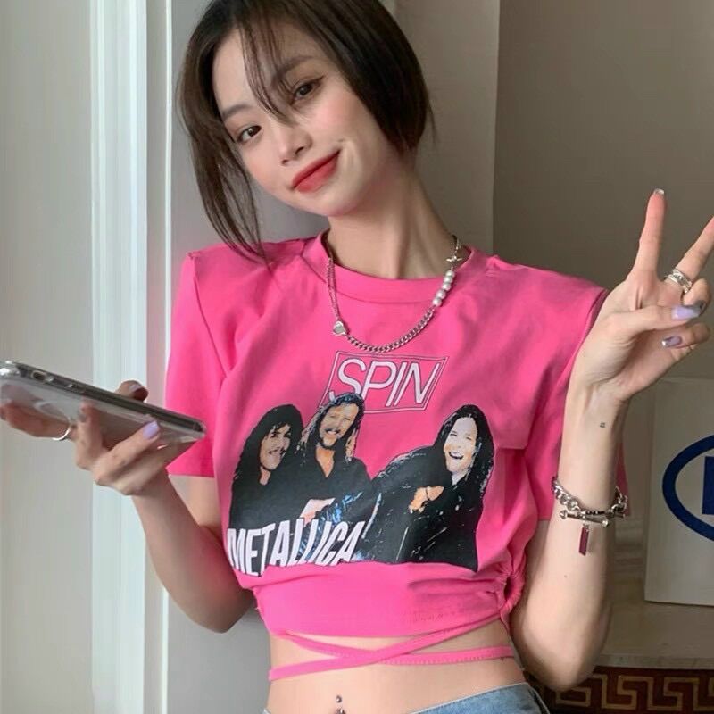 Áo croptop dây quấn eo có chữ spin BG