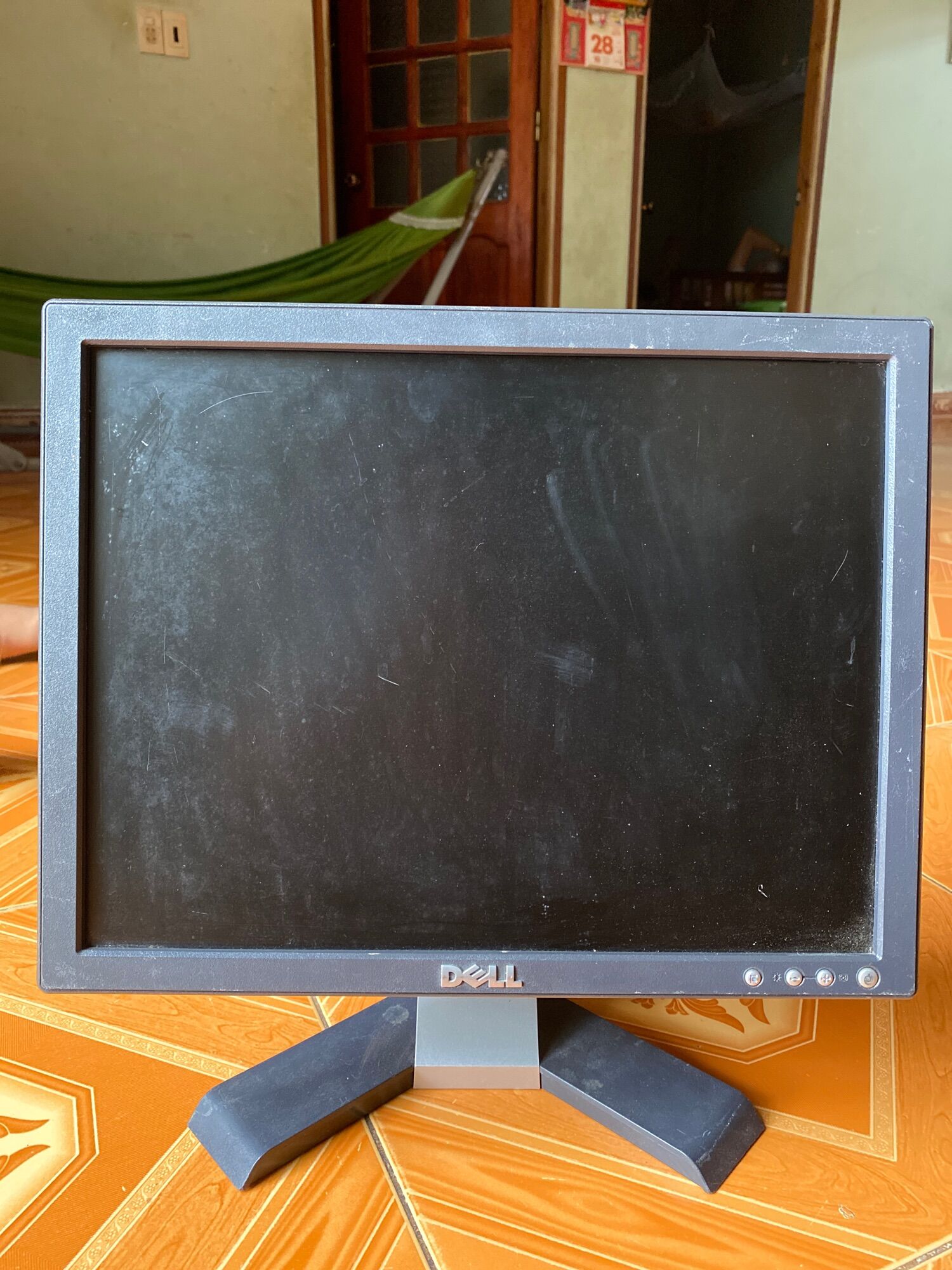 Màn hình dell e156