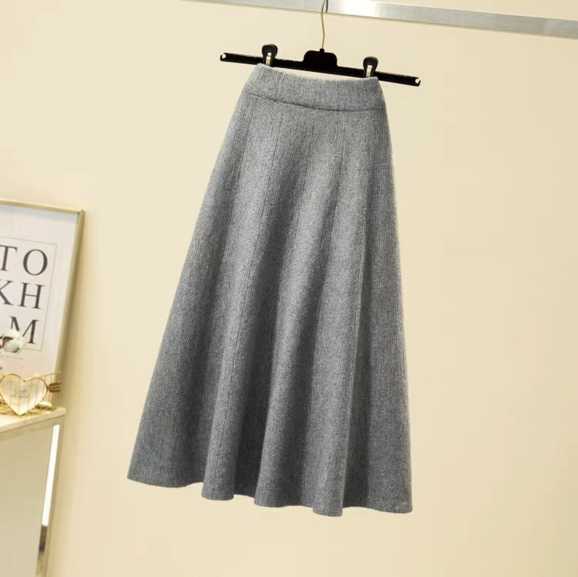 Chân váy len xoè cạp cao hot trend
