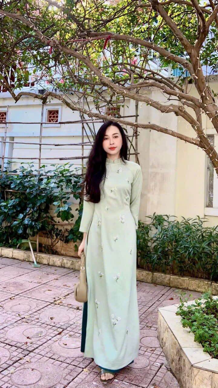 Áo dài lụa Tây Thi thêu cao cấp (chỉ áo)
