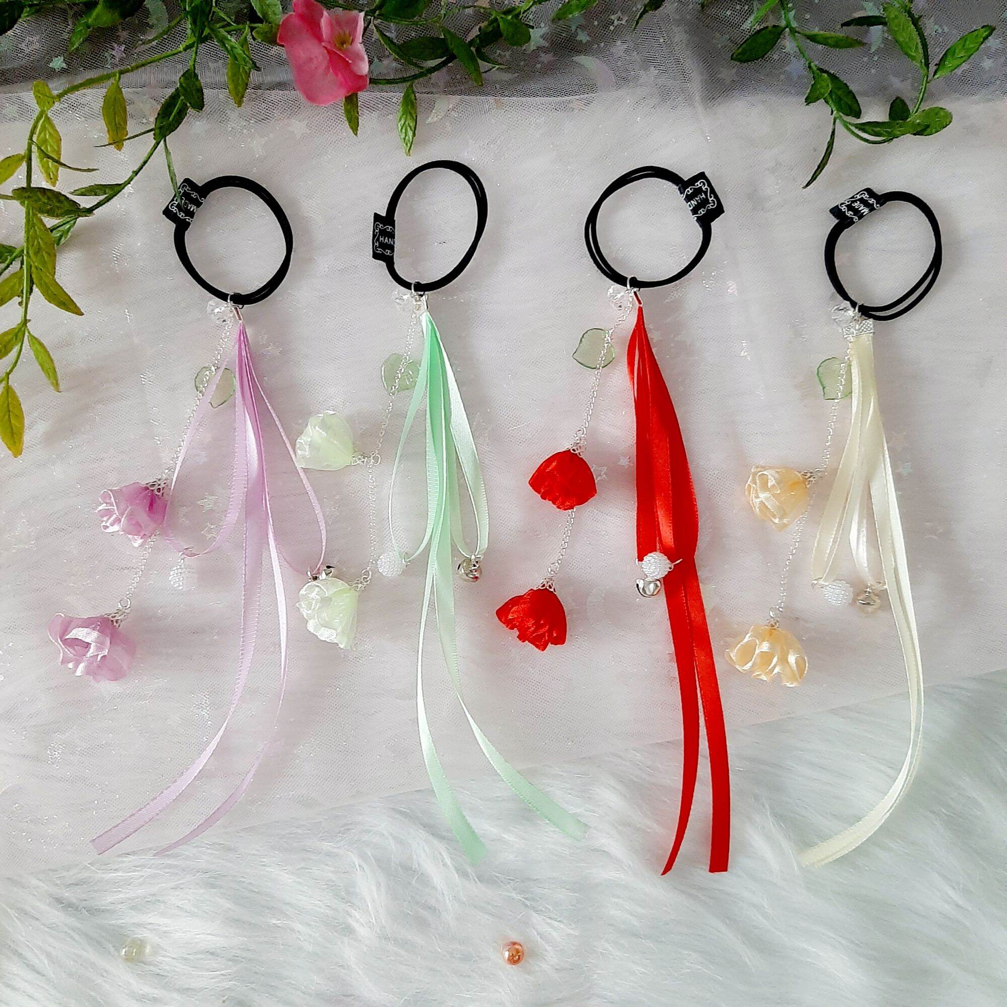 Cột tóc hoa rơi