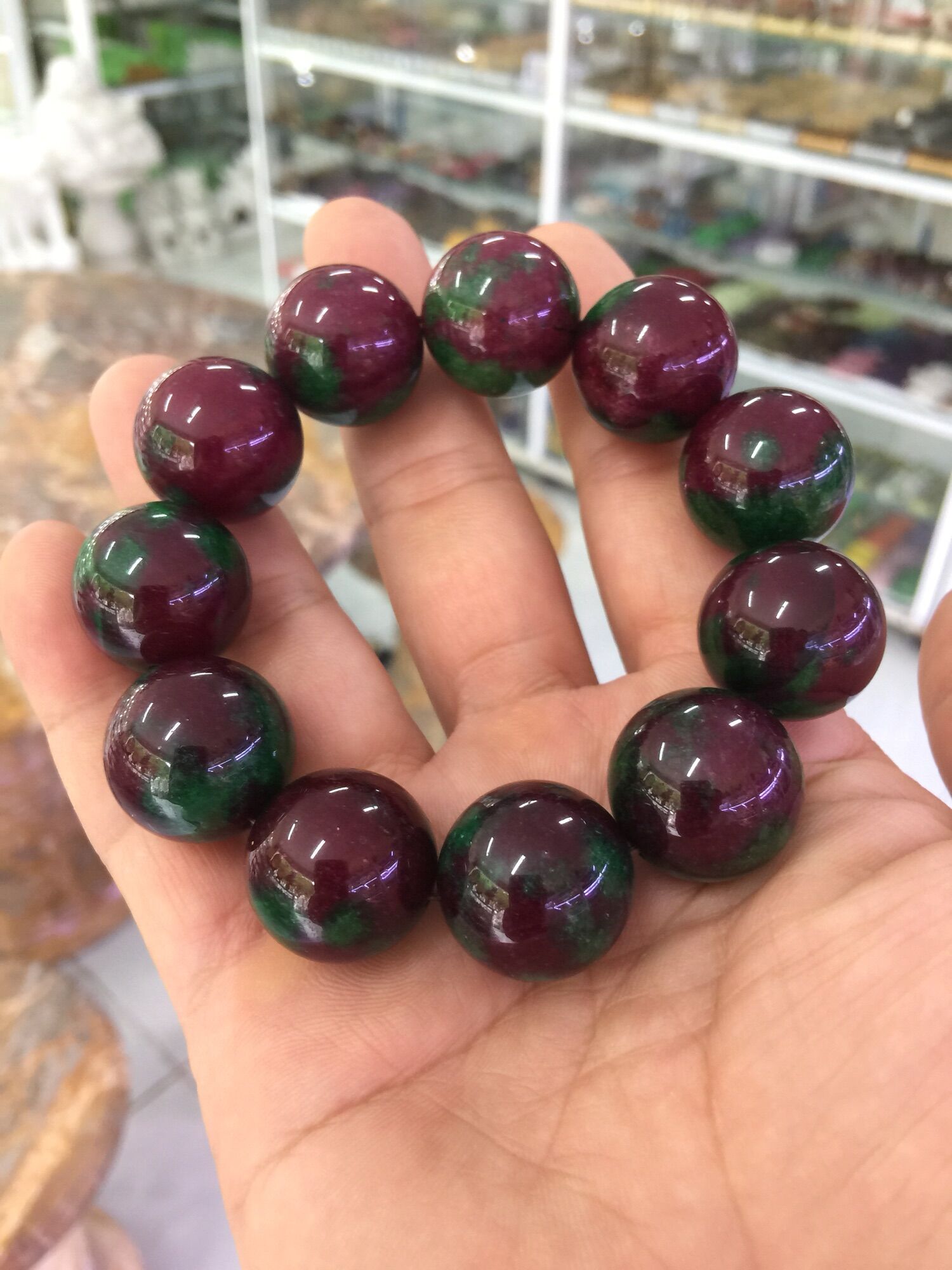 Vòng đá ruby phi hạt 20li dành cho nam bao đẹp