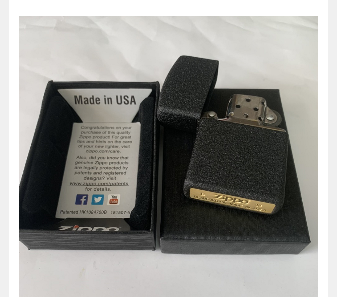 Zippo nhám đen xịn. zippo usa đen nhám tem đỏ