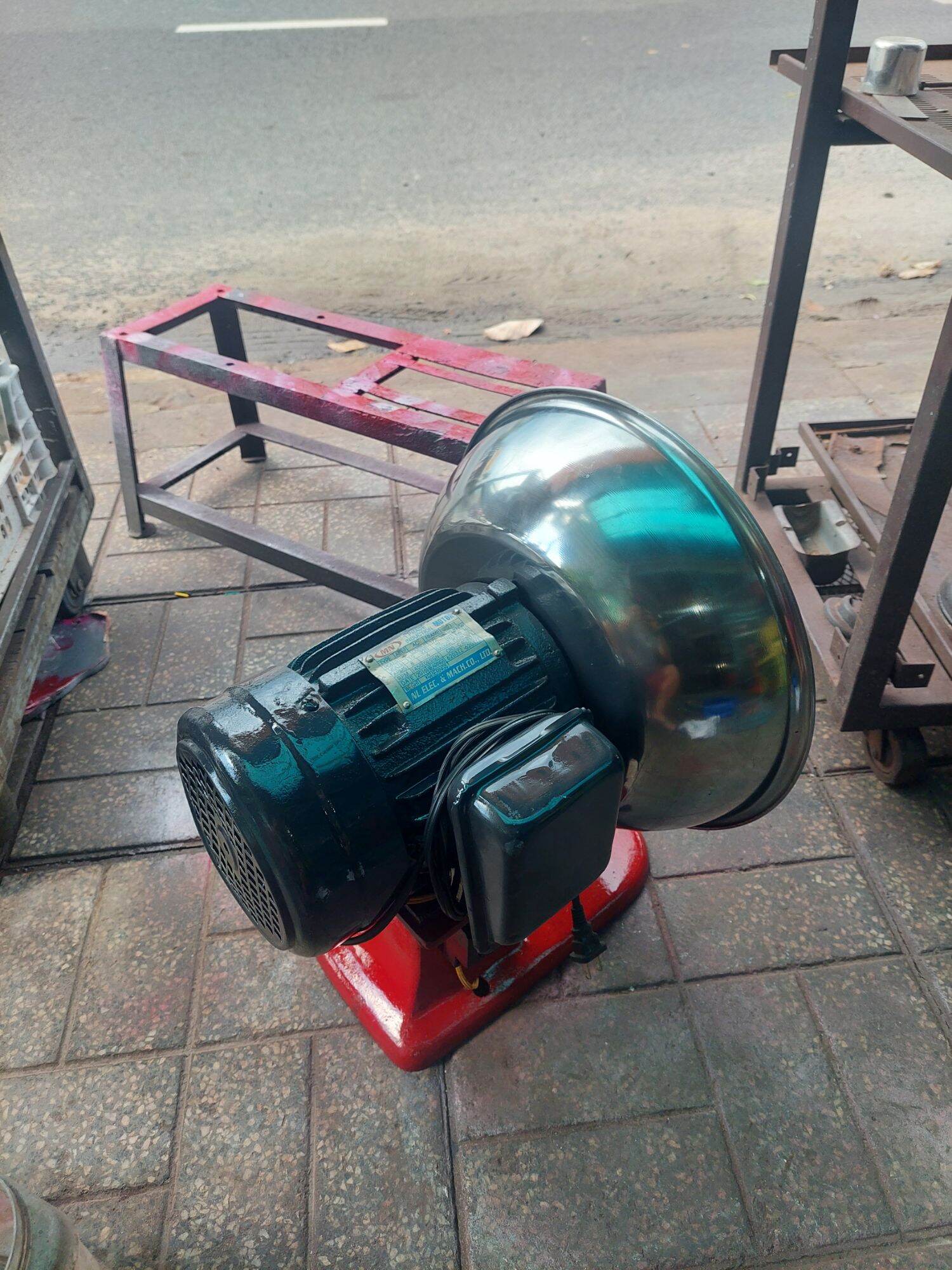 Máy nạo dừa 1hp