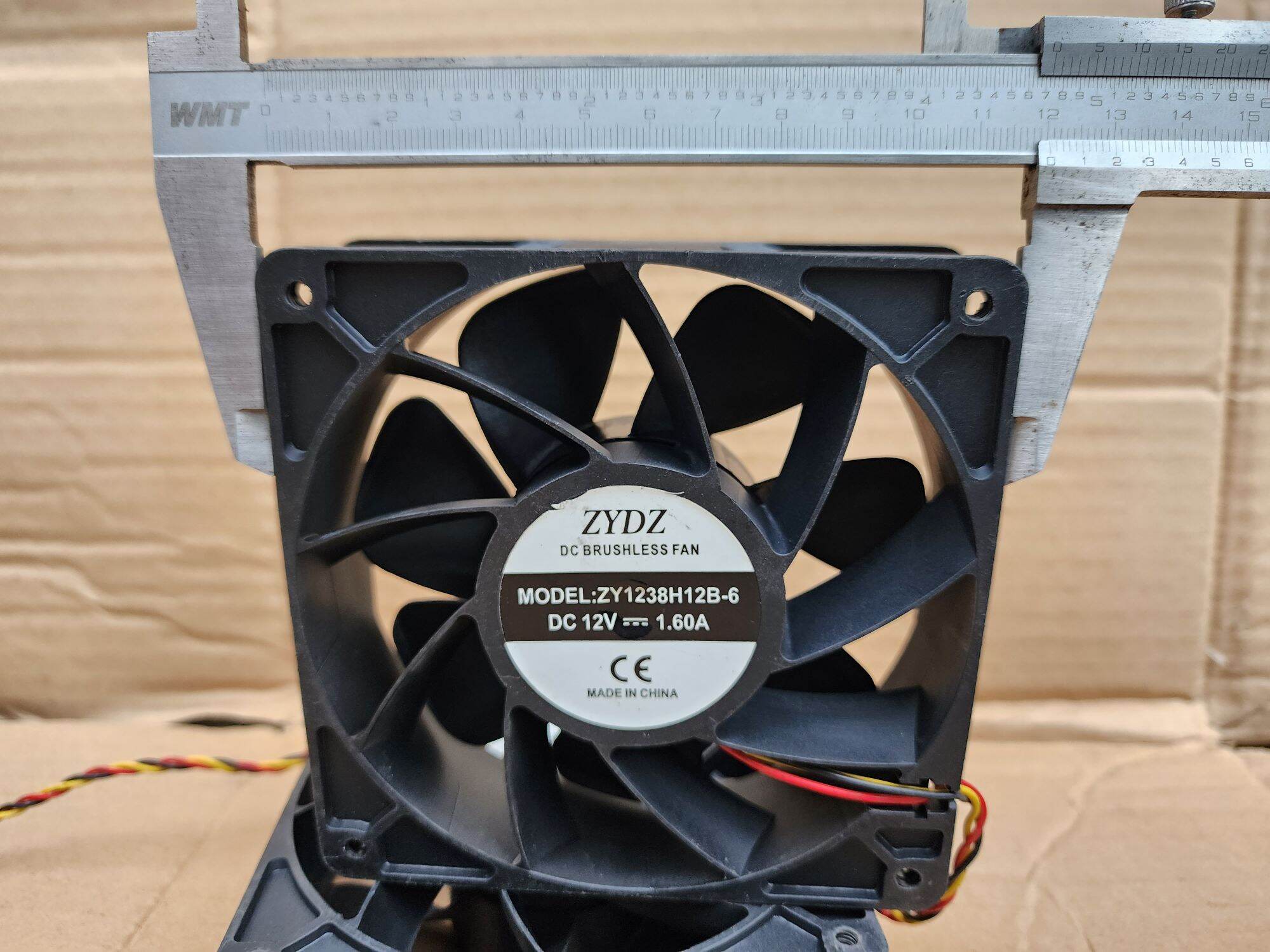quạt tản nhiệt 12v~12x12x3.8cm~1.6A