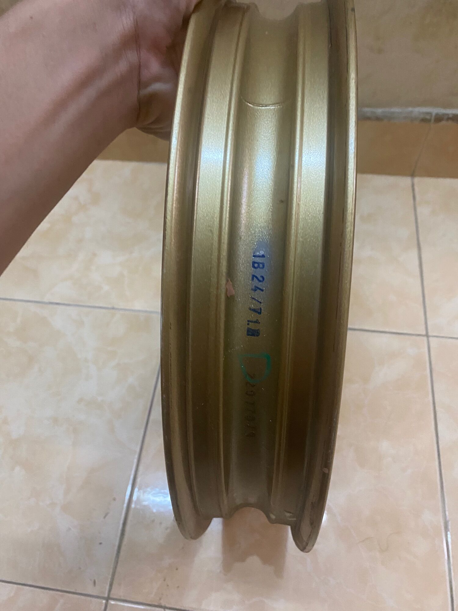 Mâm Sau Click 2017 màu vàng đồng : 98%