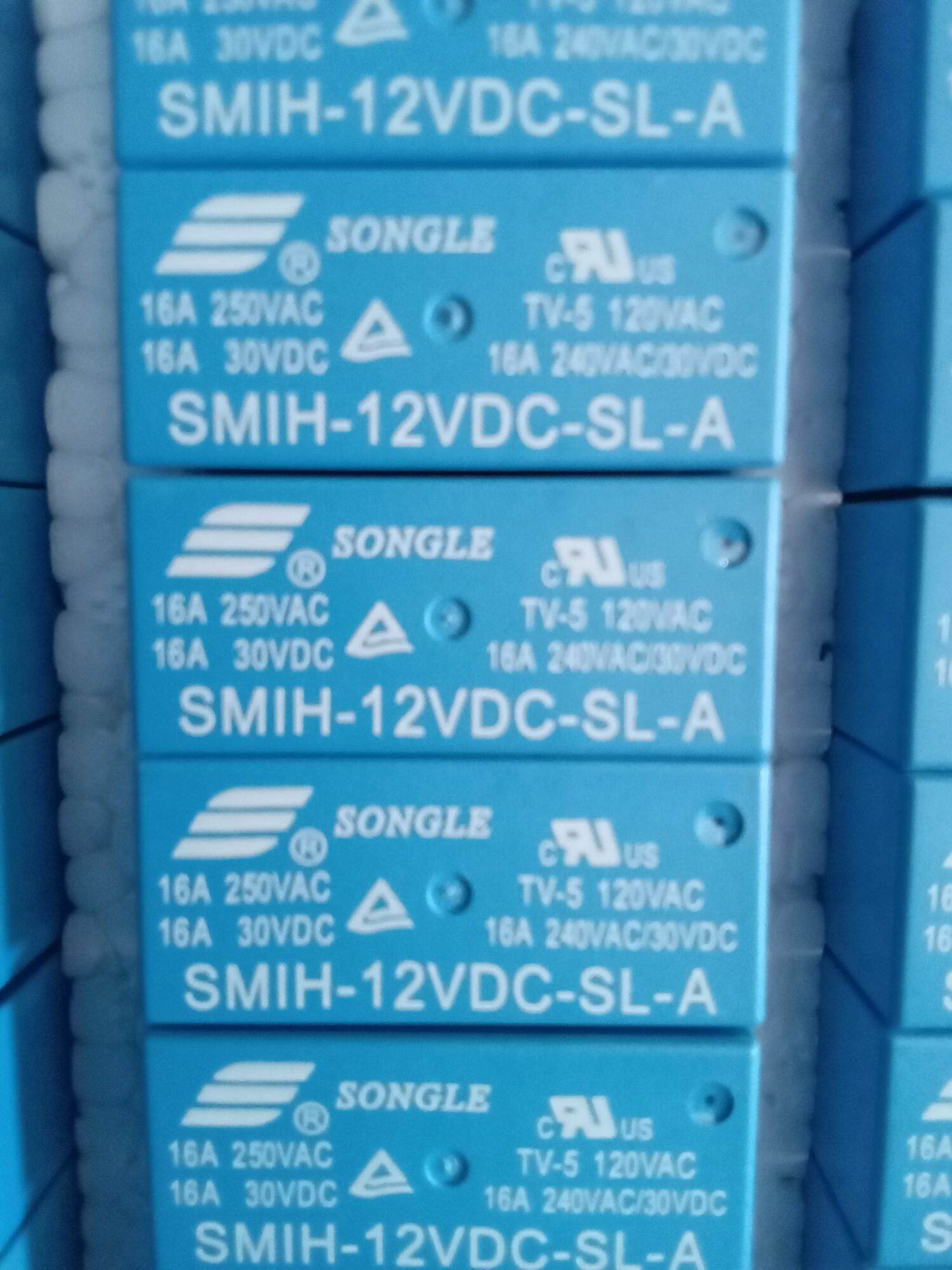 1 chiếc rơle 12v-6 chân