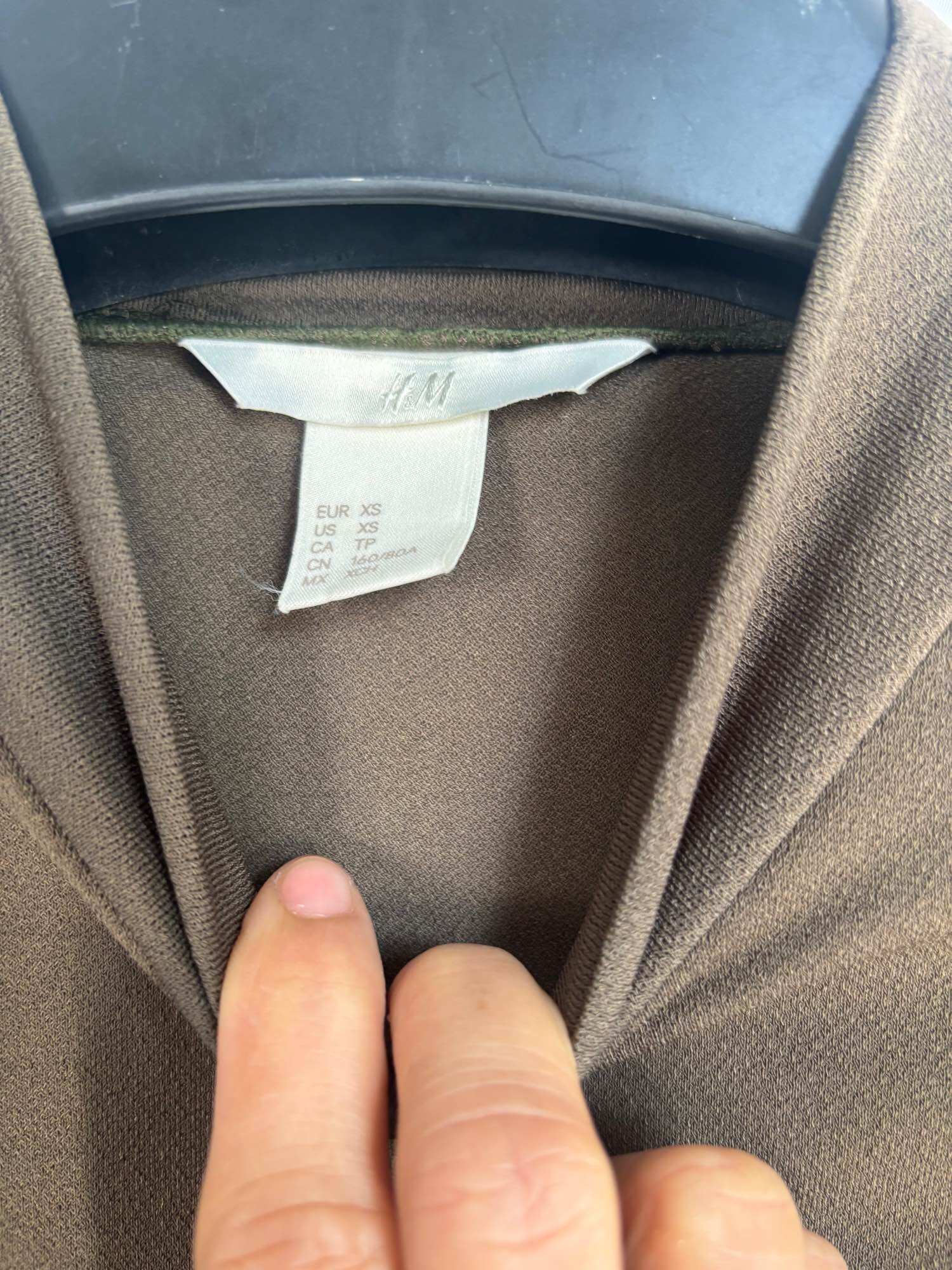 Đầm H&M cổ Lọ sz Xs, new 95%