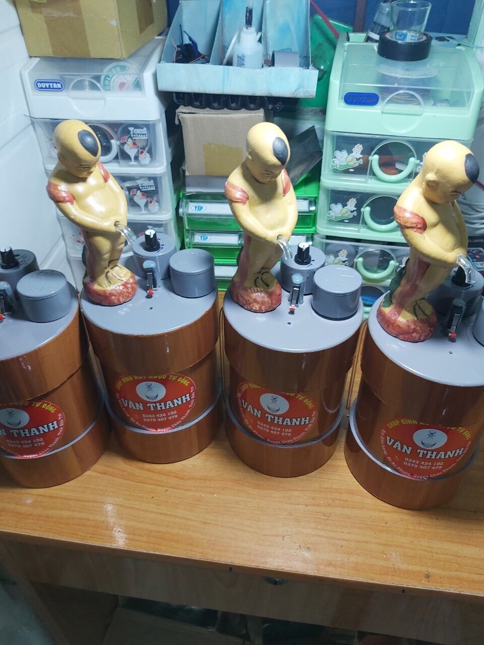 Bình rót rượuu chú tiểu , bình rót rượuu tự động giã gỗ, bình đựng rượuu 1.5l